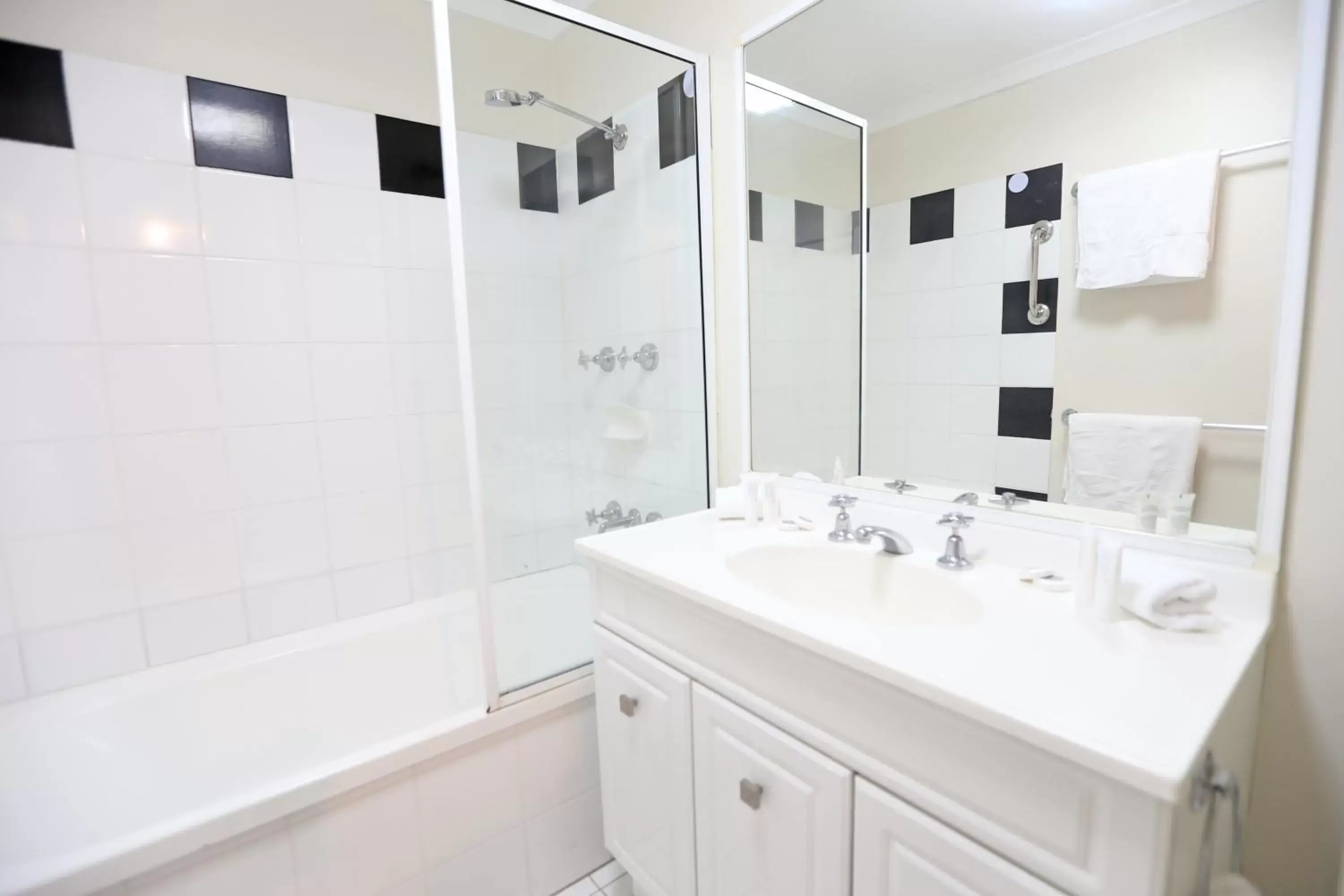 Toilet, Bathroom in Cairns Beach Resort