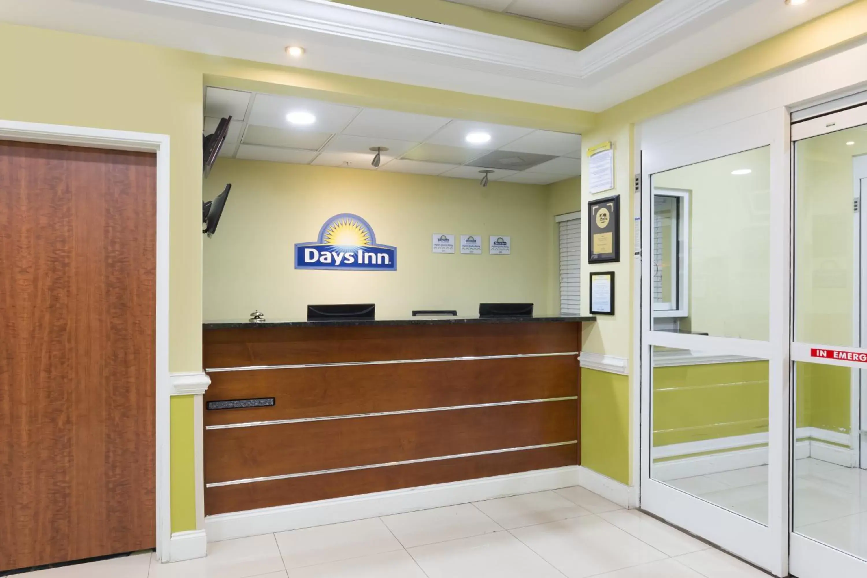 Lobby or reception in Days Inn & Suites by Wyndham Savannah North I-95 Lobby or reception in Days Inn & Suites by Wyndham Savannah North I-95