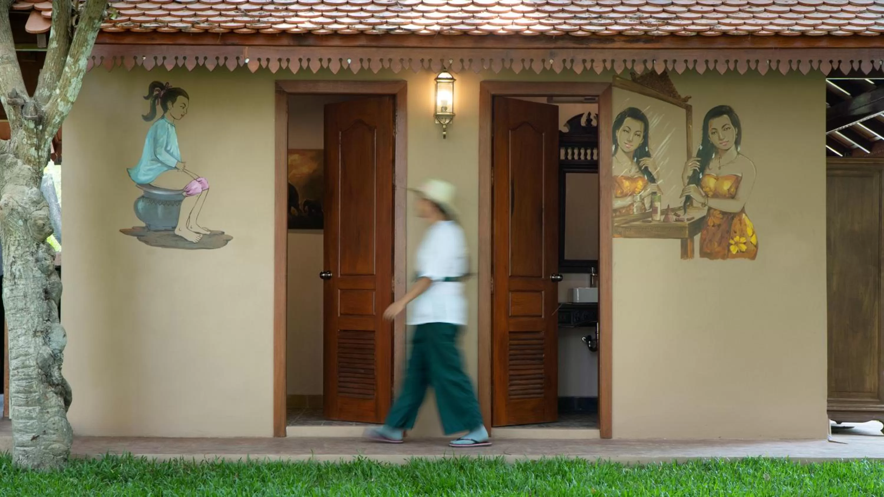 Decorative detail in Mane Family Vacation