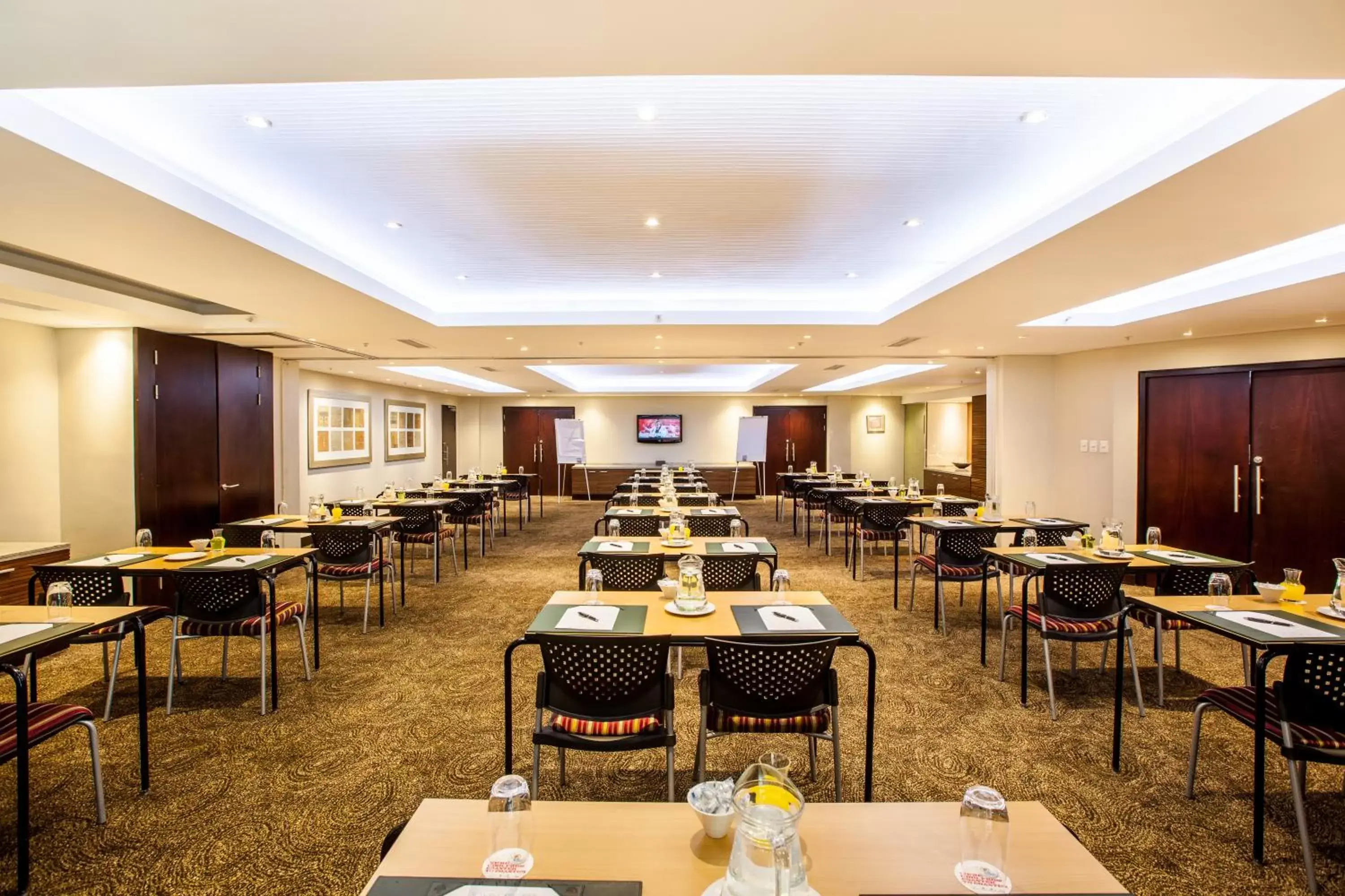 Meeting/conference room, Restaurant/Places to Eat in City Lodge Hotel at OR Tambo International Airport