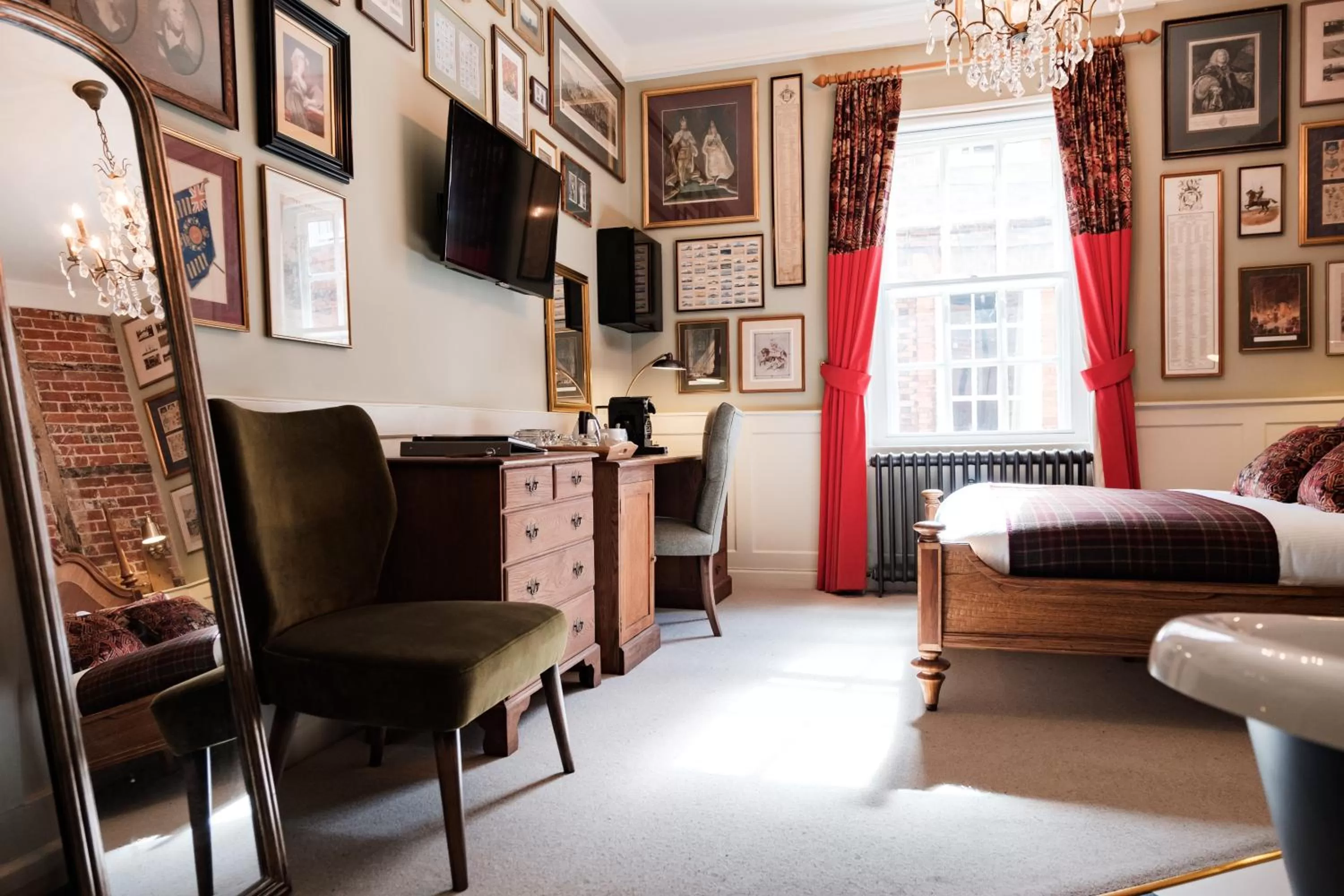 Photo of the whole room in Wykeham Arms