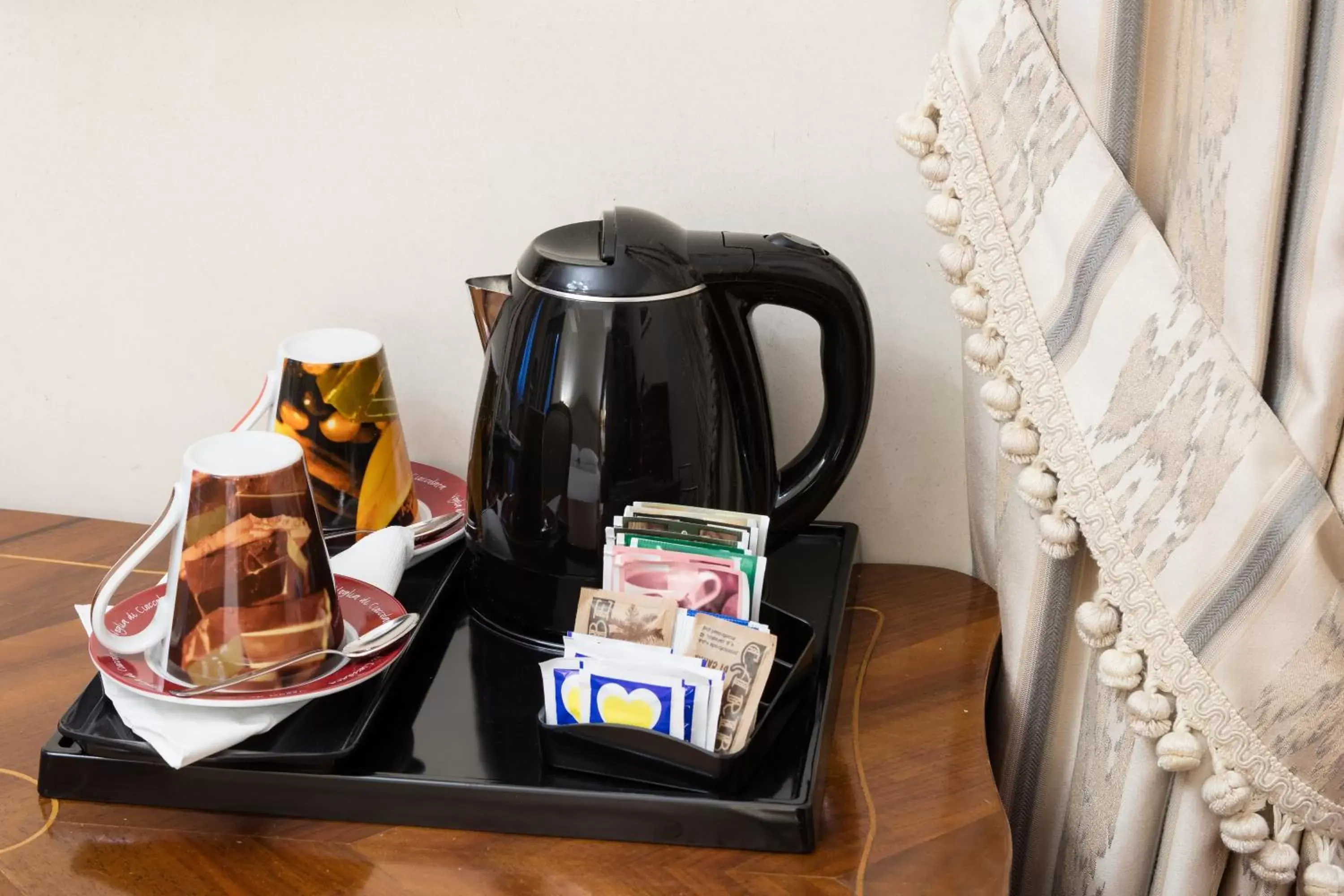 Coffee/tea facilities in Hotel Al Ponte Dei Sospiri