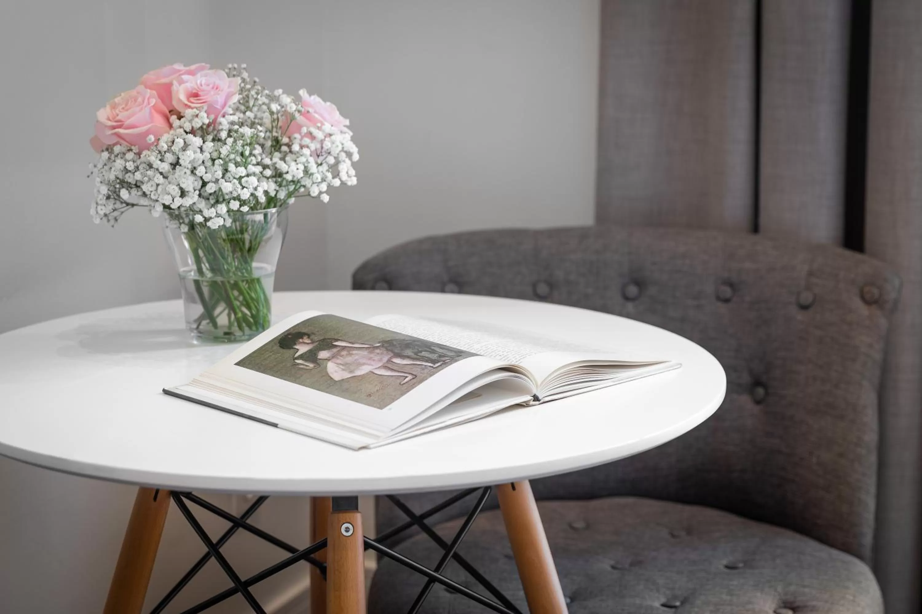 Living room in Duquesa Suites Landmark Hotel by Grup Duquessa