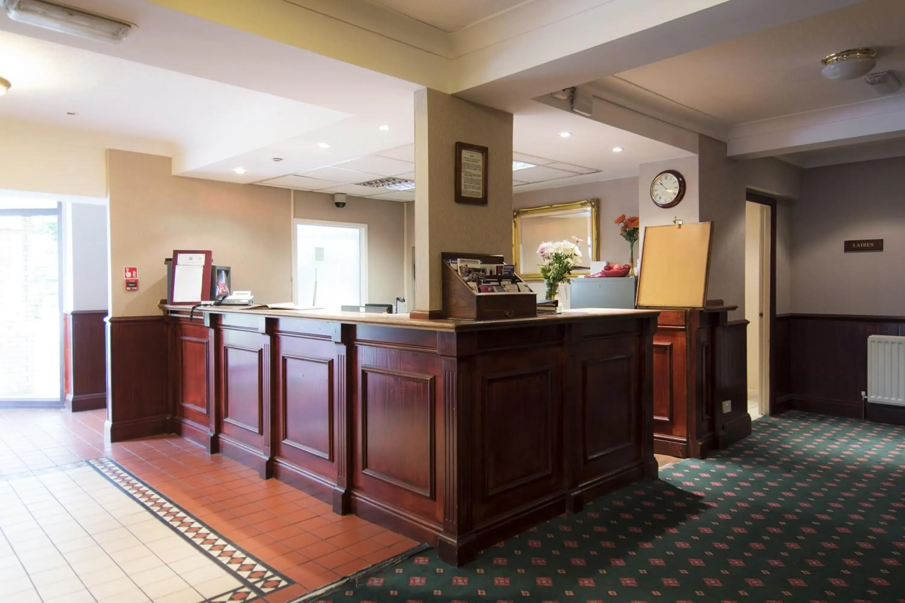 Day, Lobby/Reception in OYO Paddington House Hotel