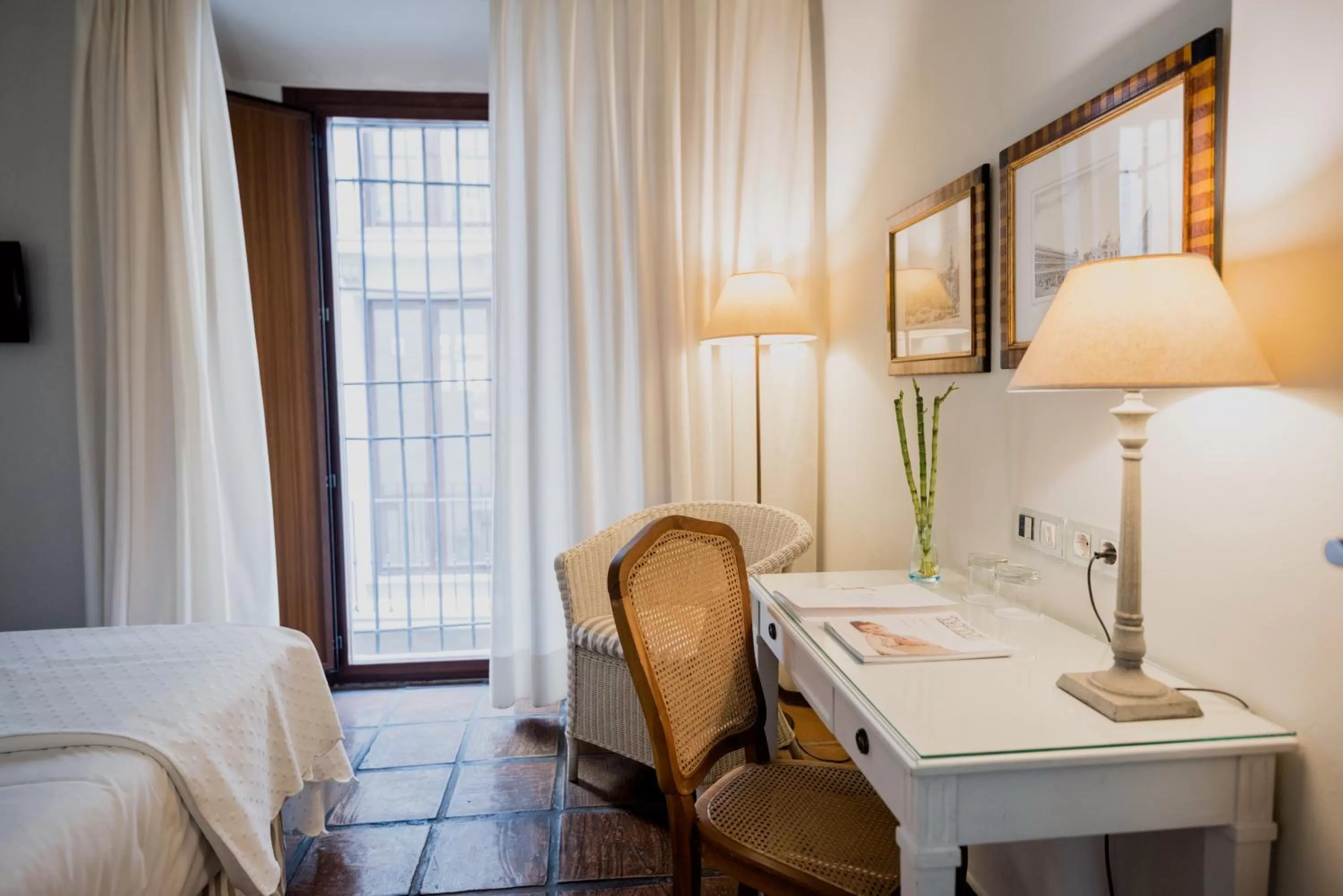 Photo of the whole room, Bed in Palacio De Los Navas