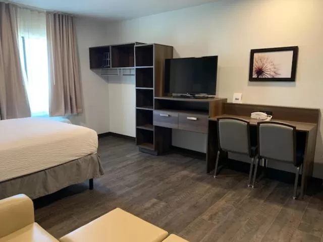 Bed in Candlewood Suites Pecos by IHG