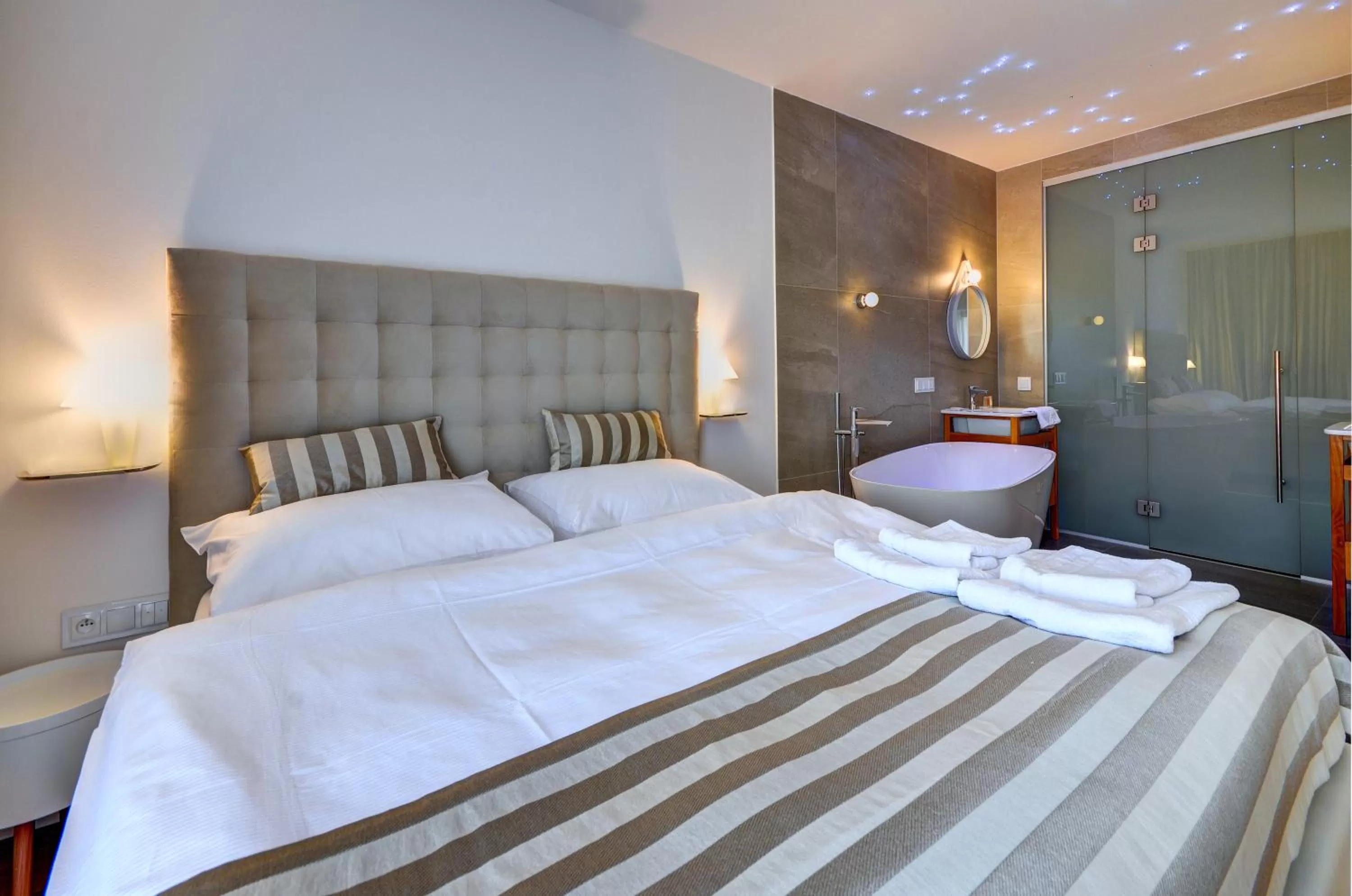 Bed in hotel Chmelnice