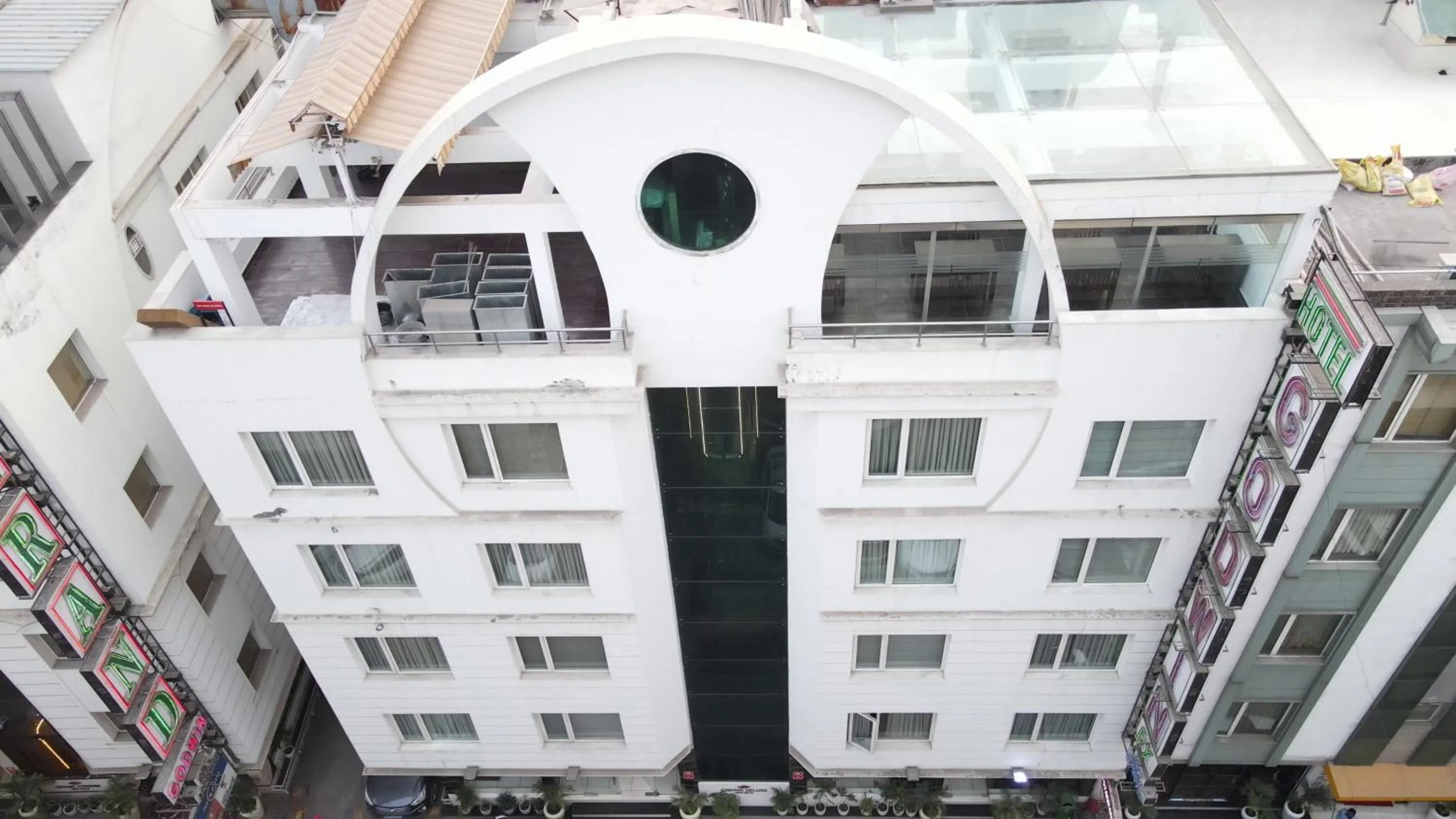 Bird's eye view, Property Building in Hotel GODWIN DELUXE - New Delhi Railway Station - Paharganj