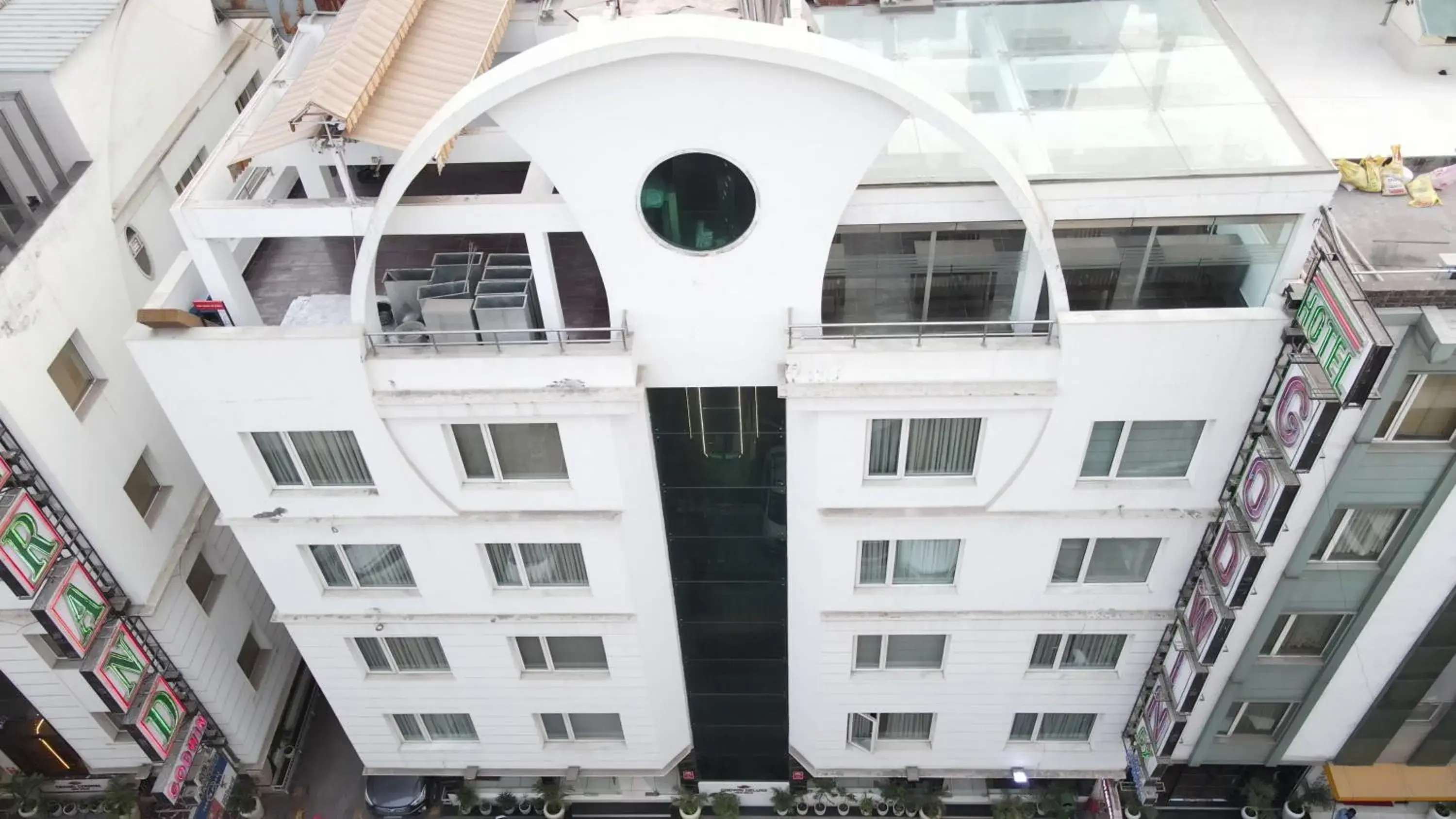 Bird's eye view, Property Building in Hotel GODWIN DELUXE - New Delhi Railway Station - Paharganj