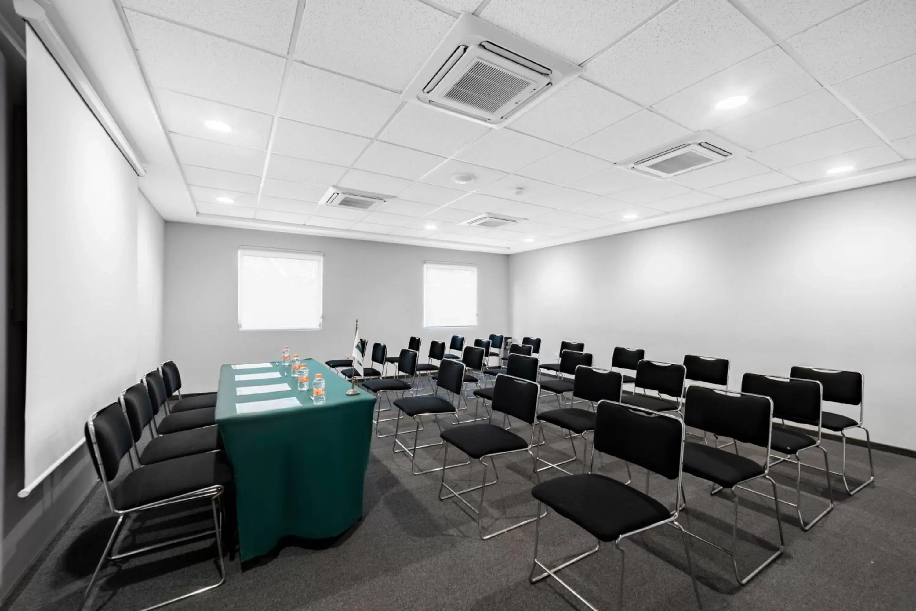 Meeting/conference room in City Express Junior by Marriott Ciudad del Carmen Aeropuerto