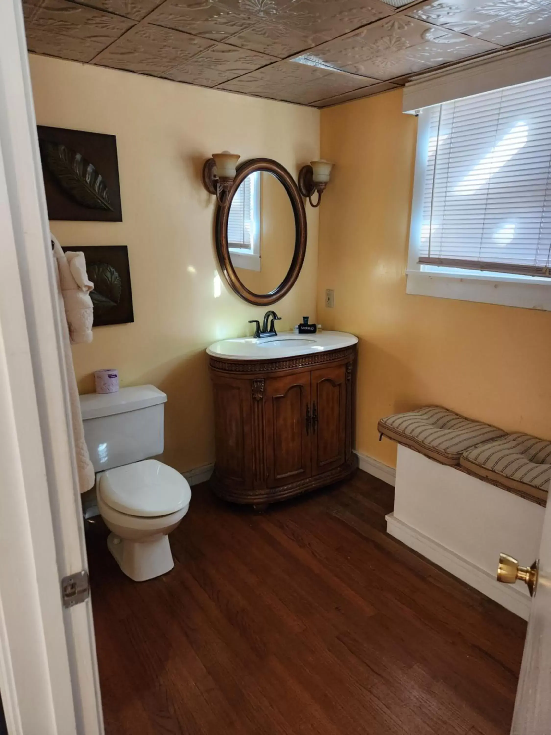 Toilet, Bathroom in Arlington Inn & Spa