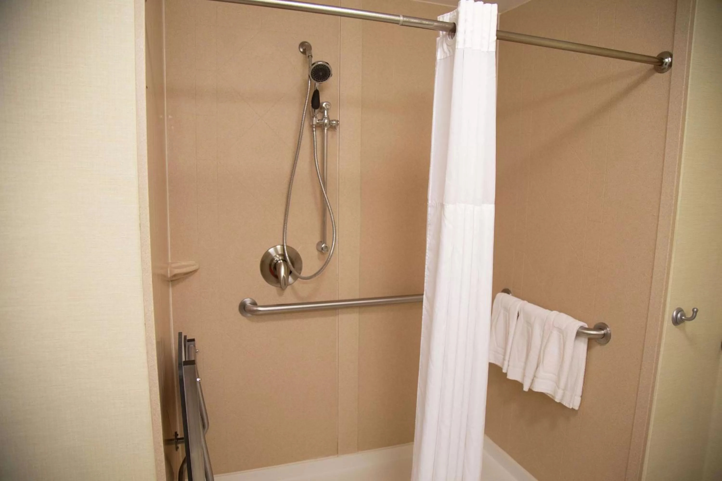 Bathroom in Hampton Inn & Suites Sharon