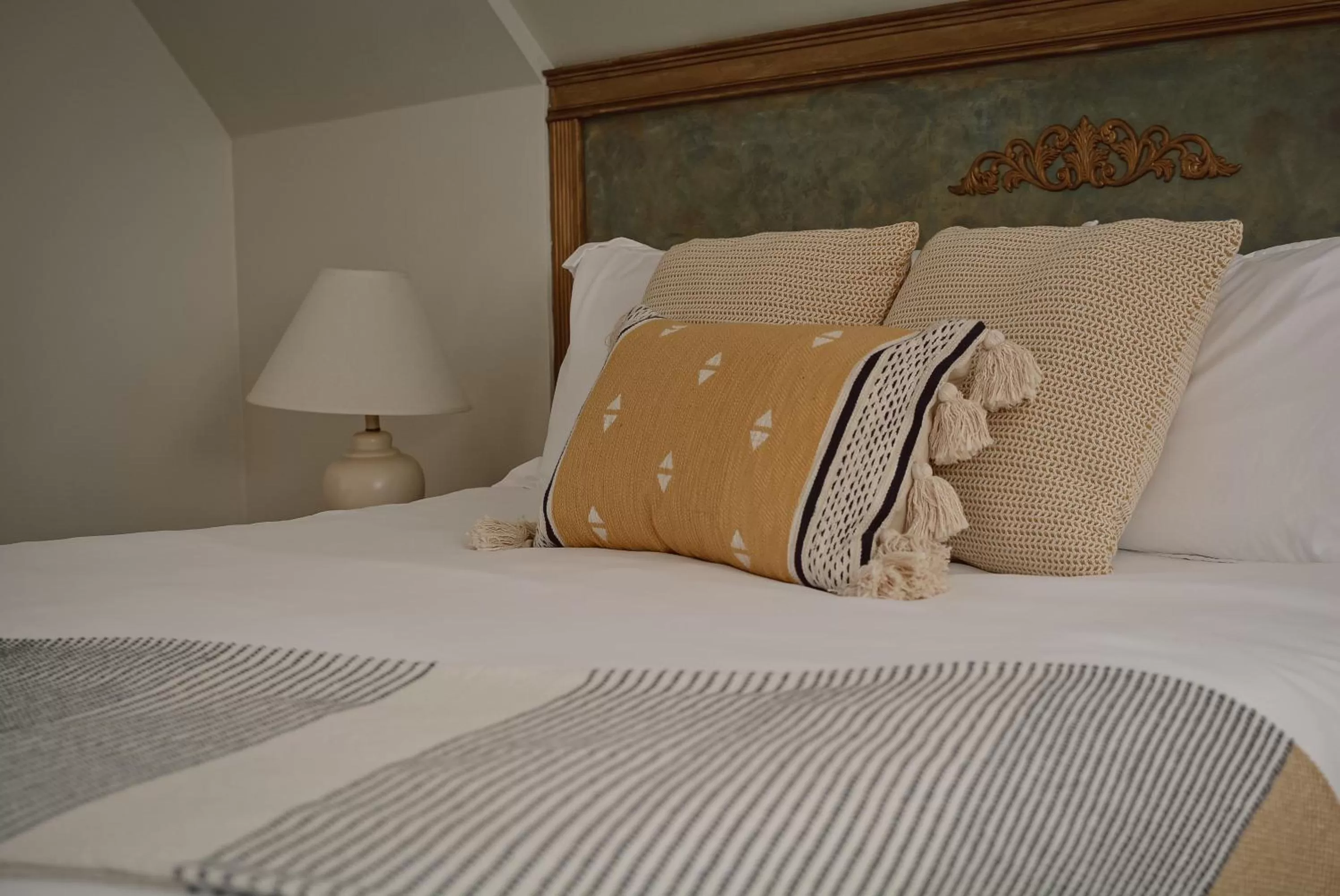 Bed in Hill Road Manor Bed & Breakfast