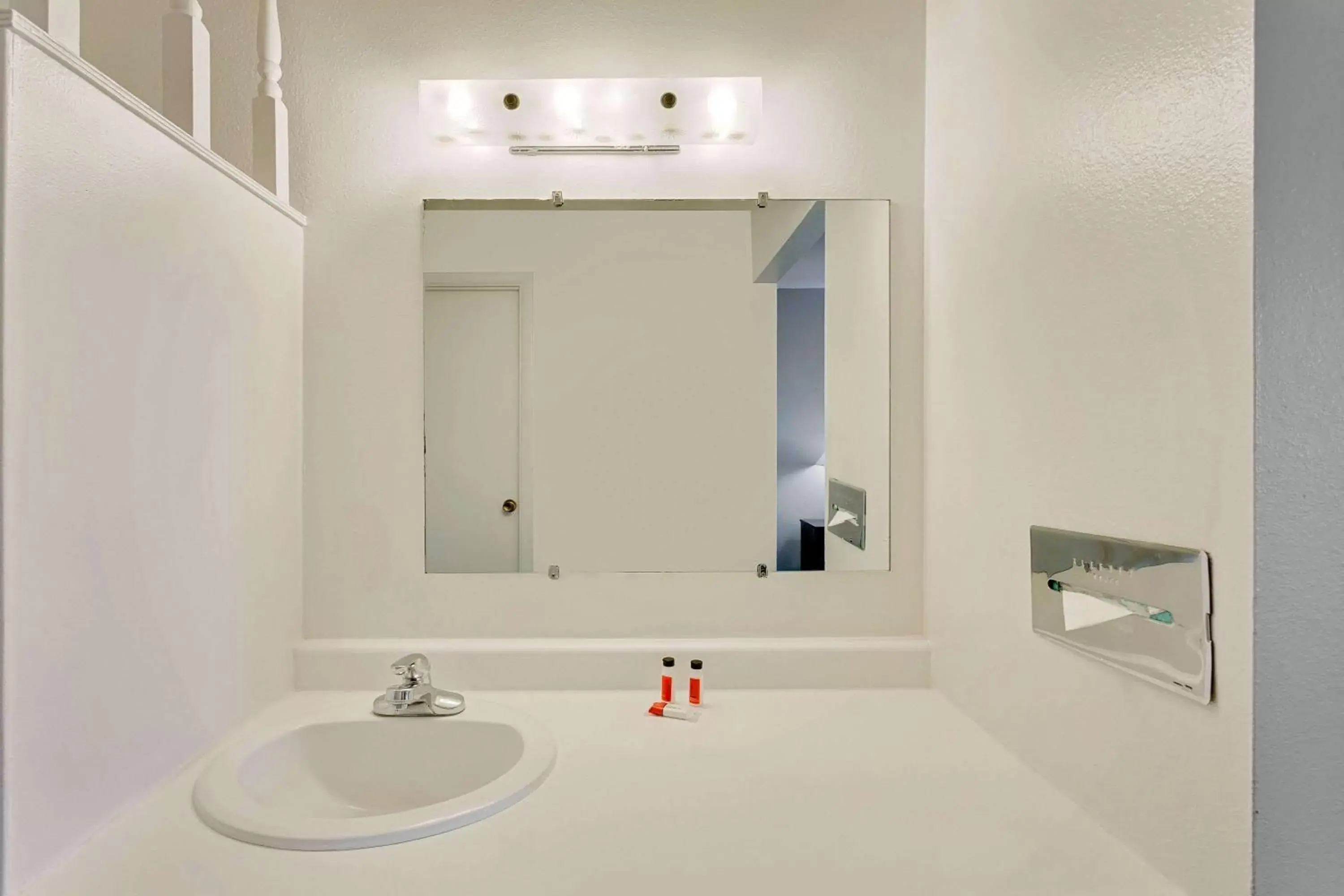 Bathroom in Super 8 by Wyndham Alturas