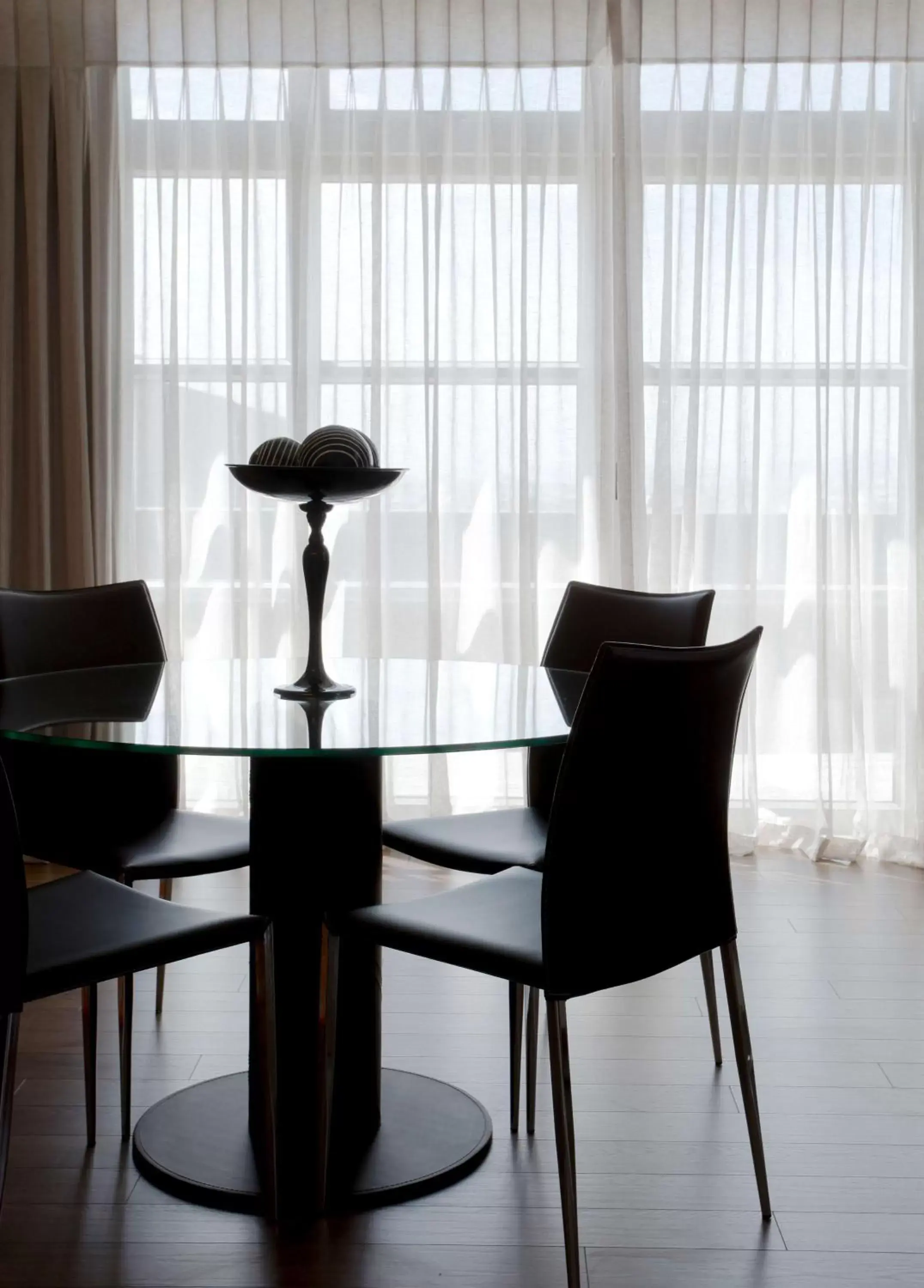 Living room, Dining Area in DoubleTree by Hilton Cape Town Upper Eastside