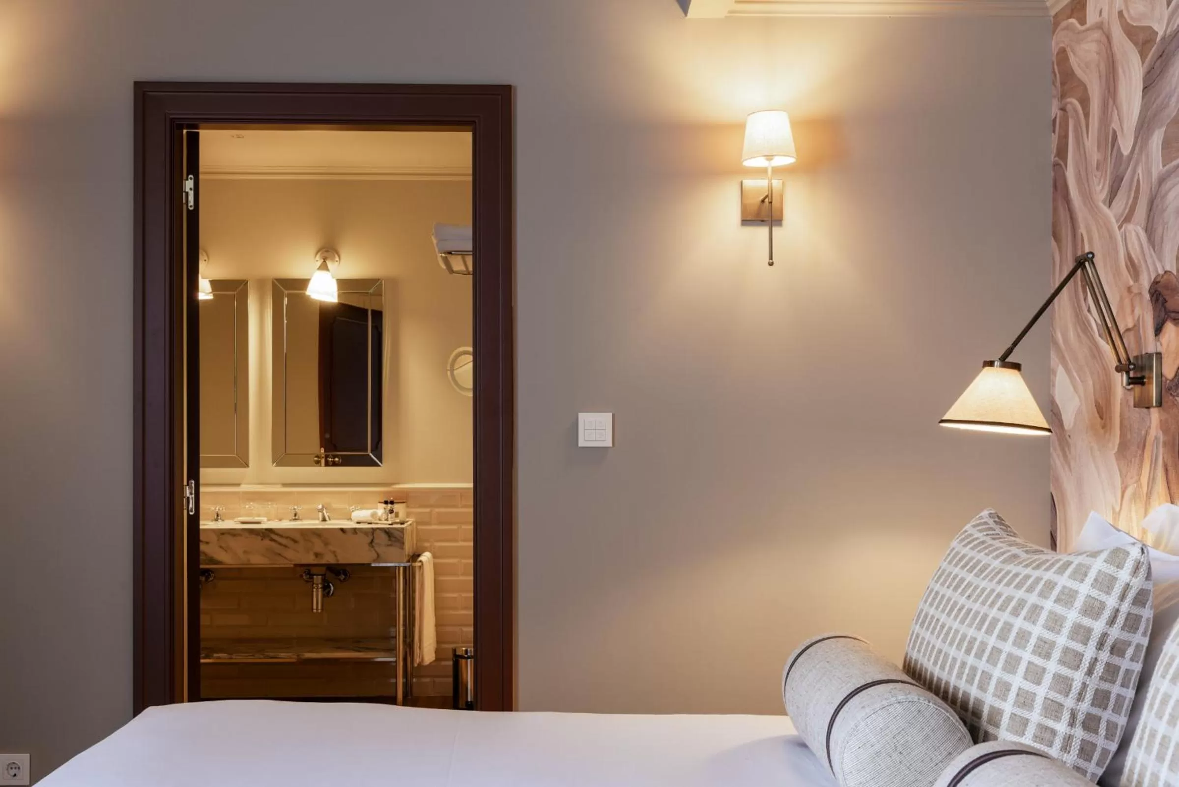 Bathroom, Bed in Hospes Infante Sagres Porto - Small Luxury Hotels Of The World