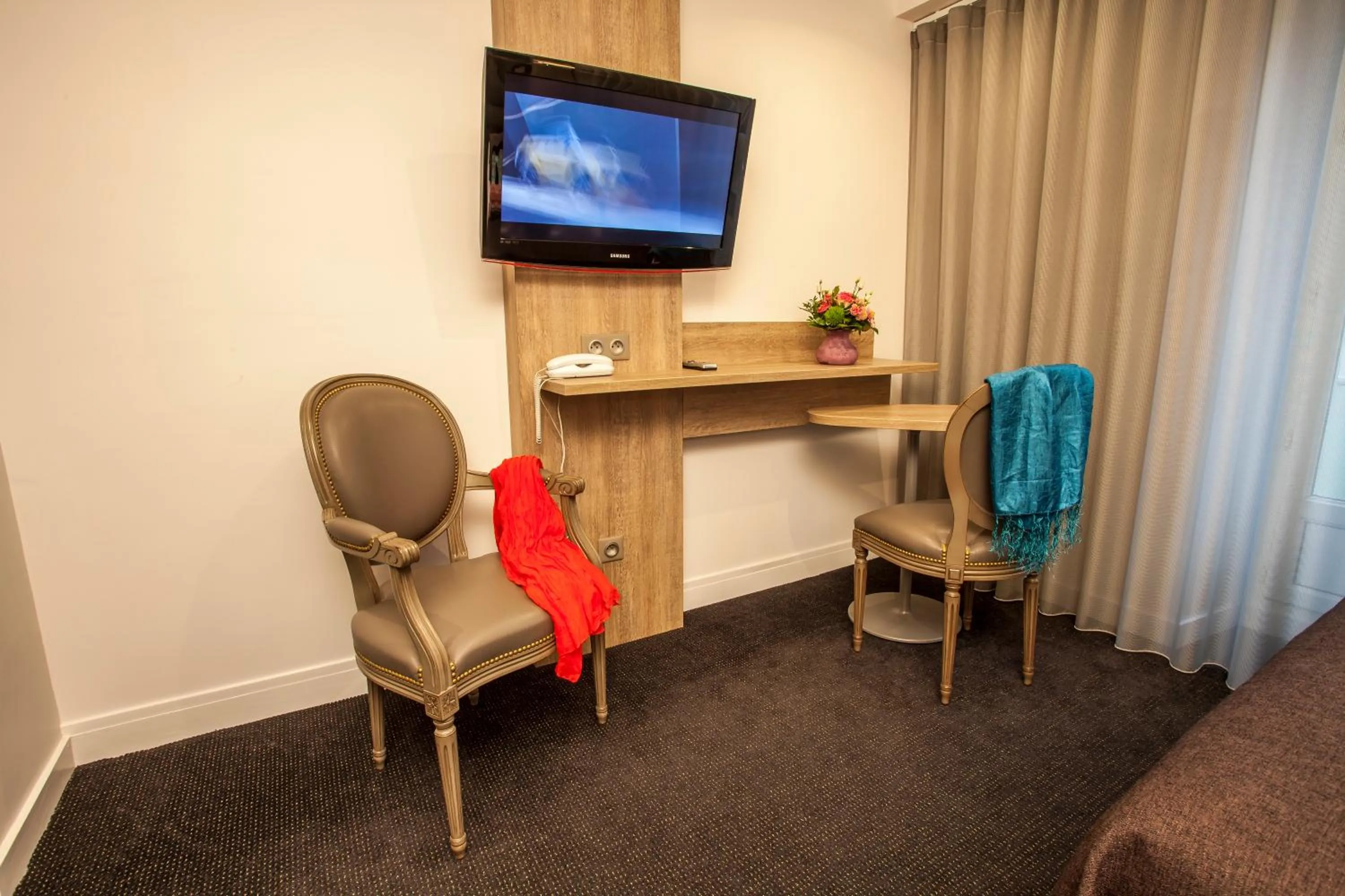 Photo of the whole room in Logis - Le Christina