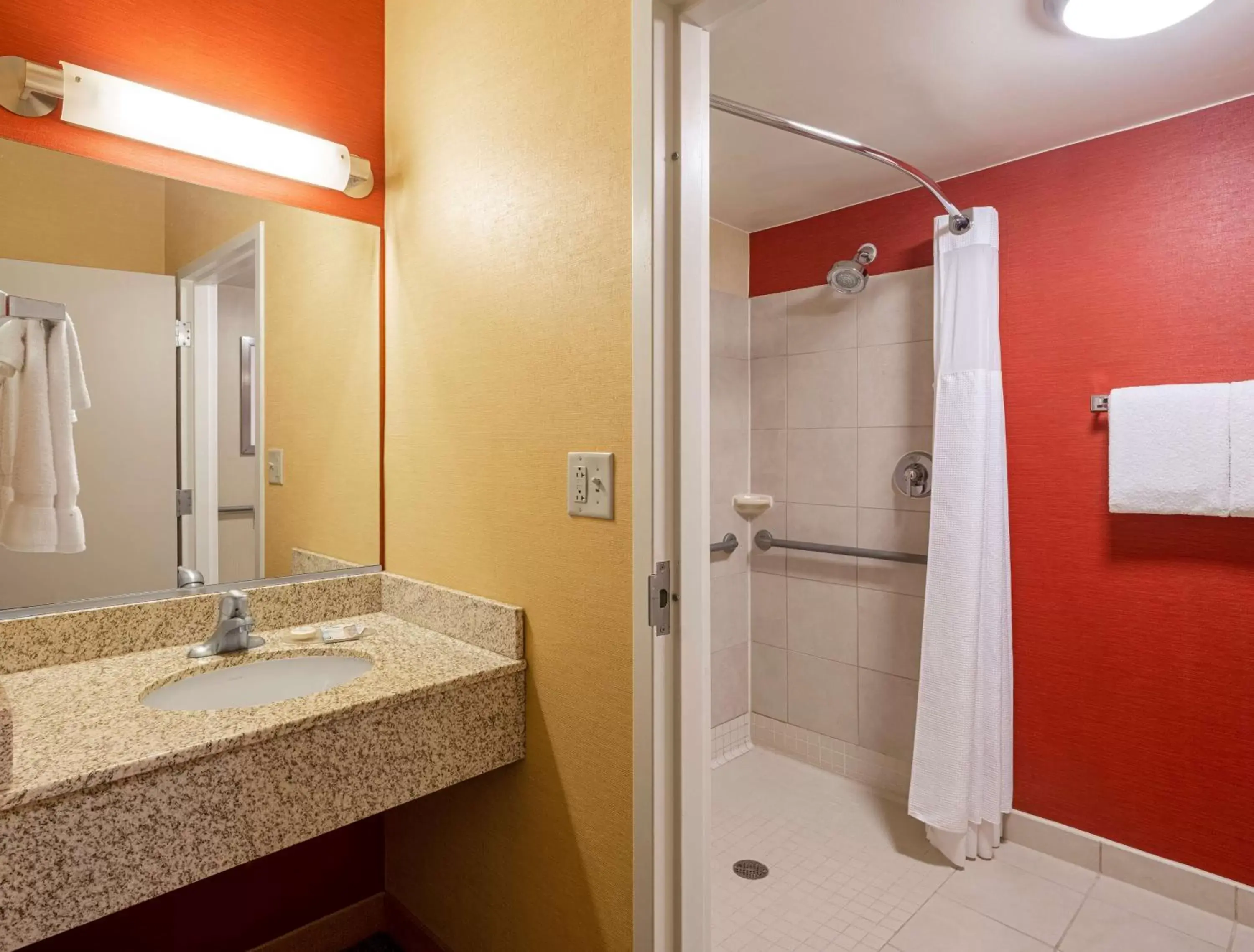 Bathroom in Sonesta Select Chicago Elgin West Dundee