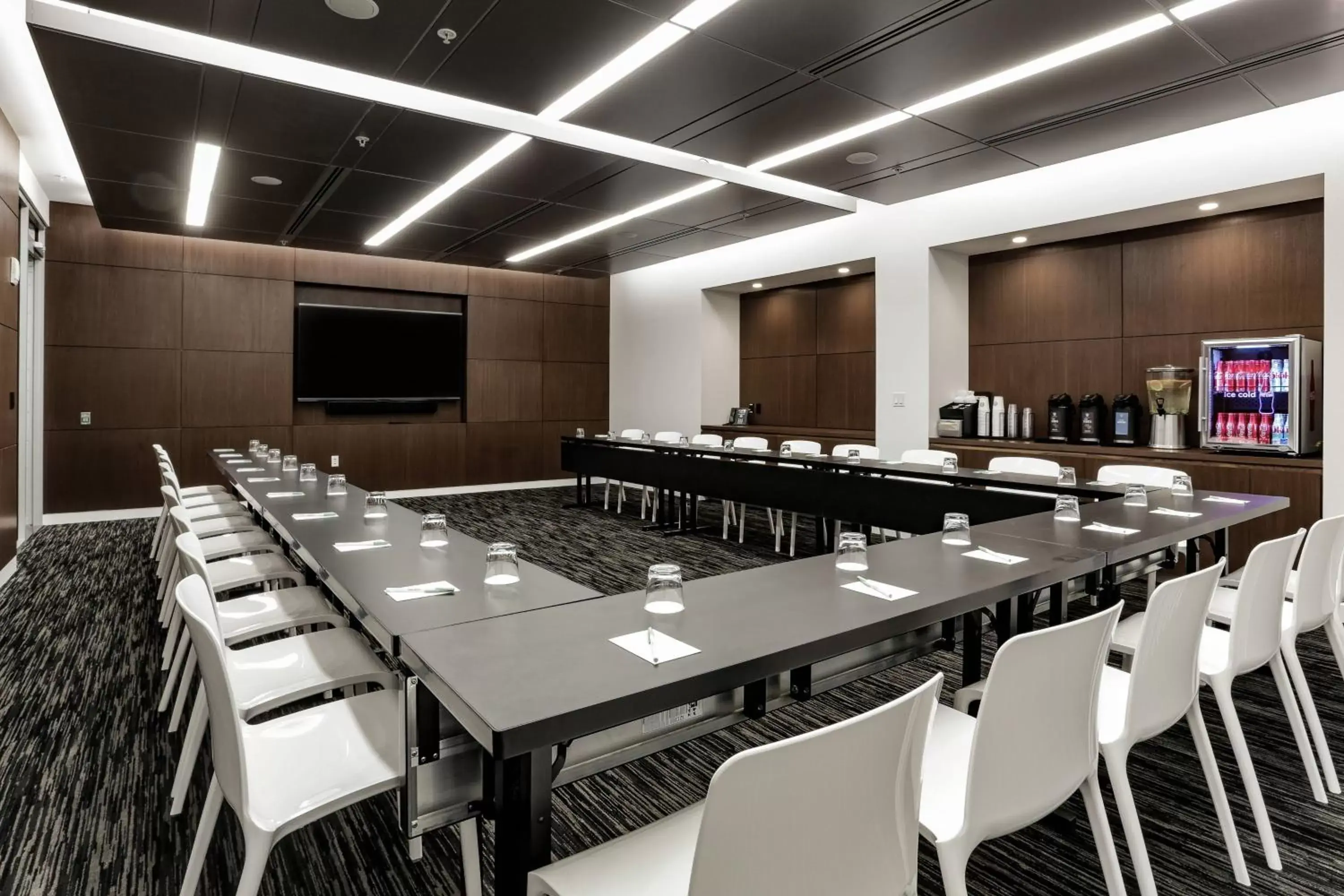 Meeting/conference room in Courtyard by Marriott Long Island City/New York Manhattan View
