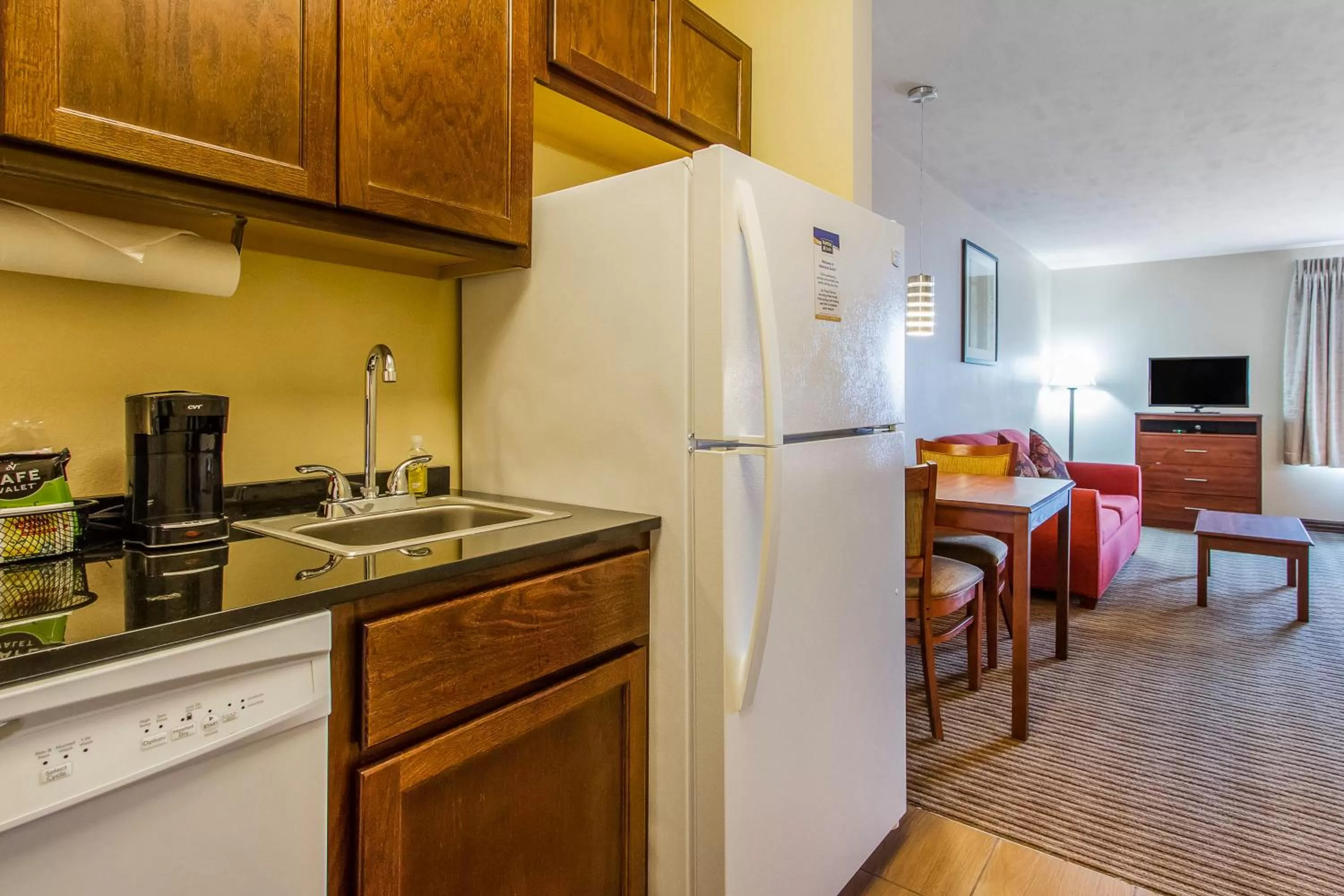 Kitchen or kitchenette in MainStay Suites Grand Island