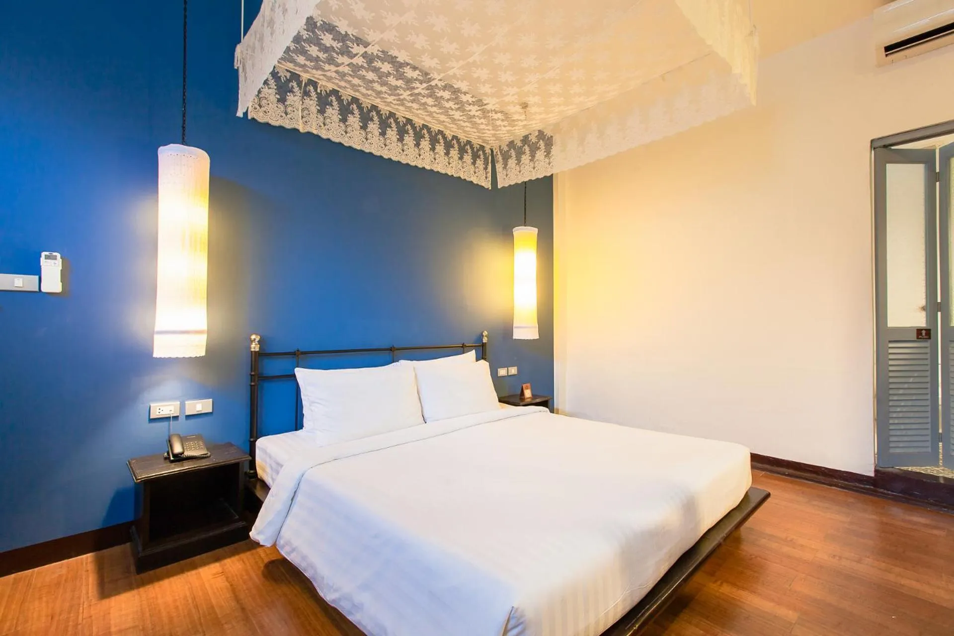 Photo of the whole room, Bed in The Memory at On On Hotel