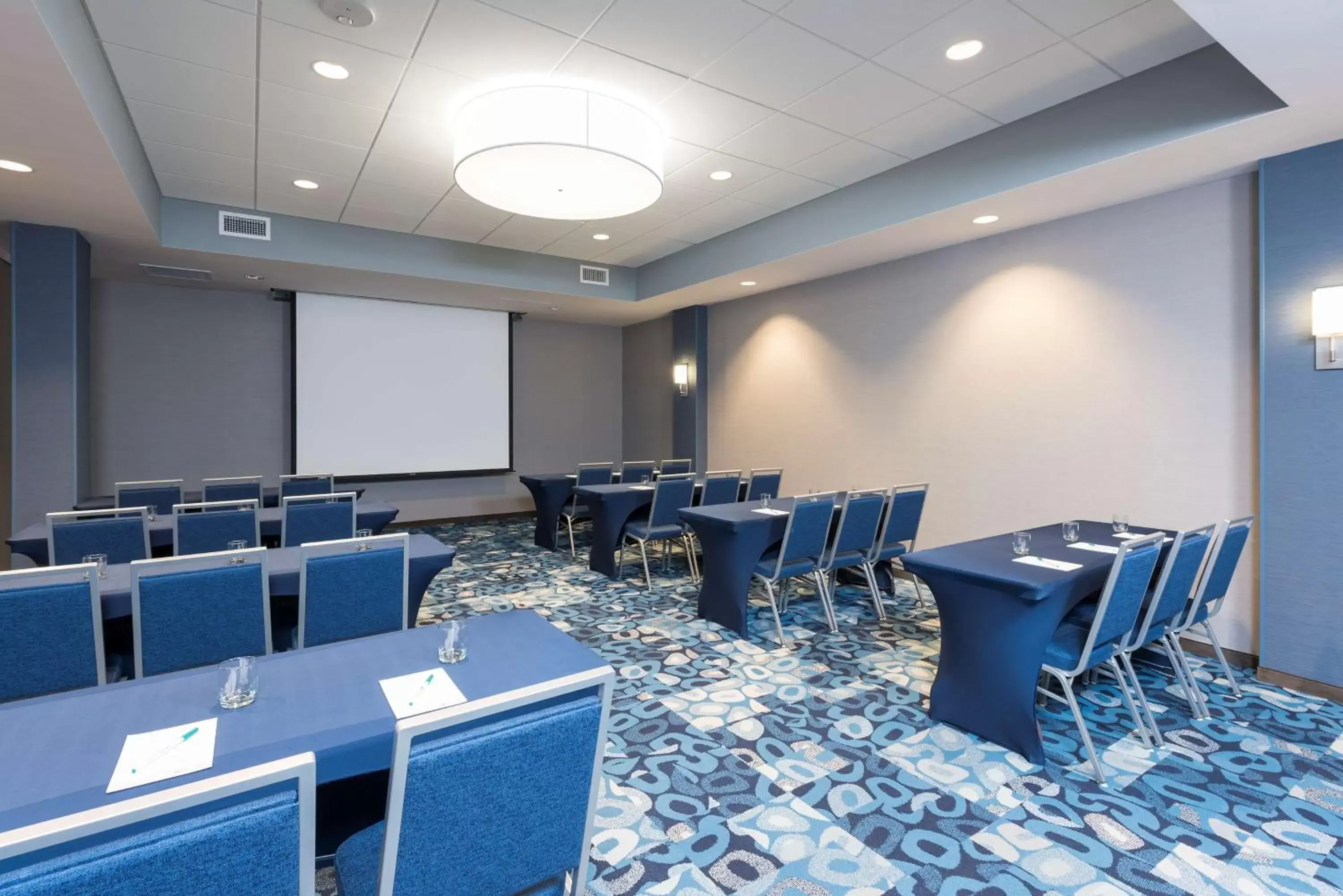 Meeting/conference room in Homewood Suites by Hilton Grand Rapids Downtown