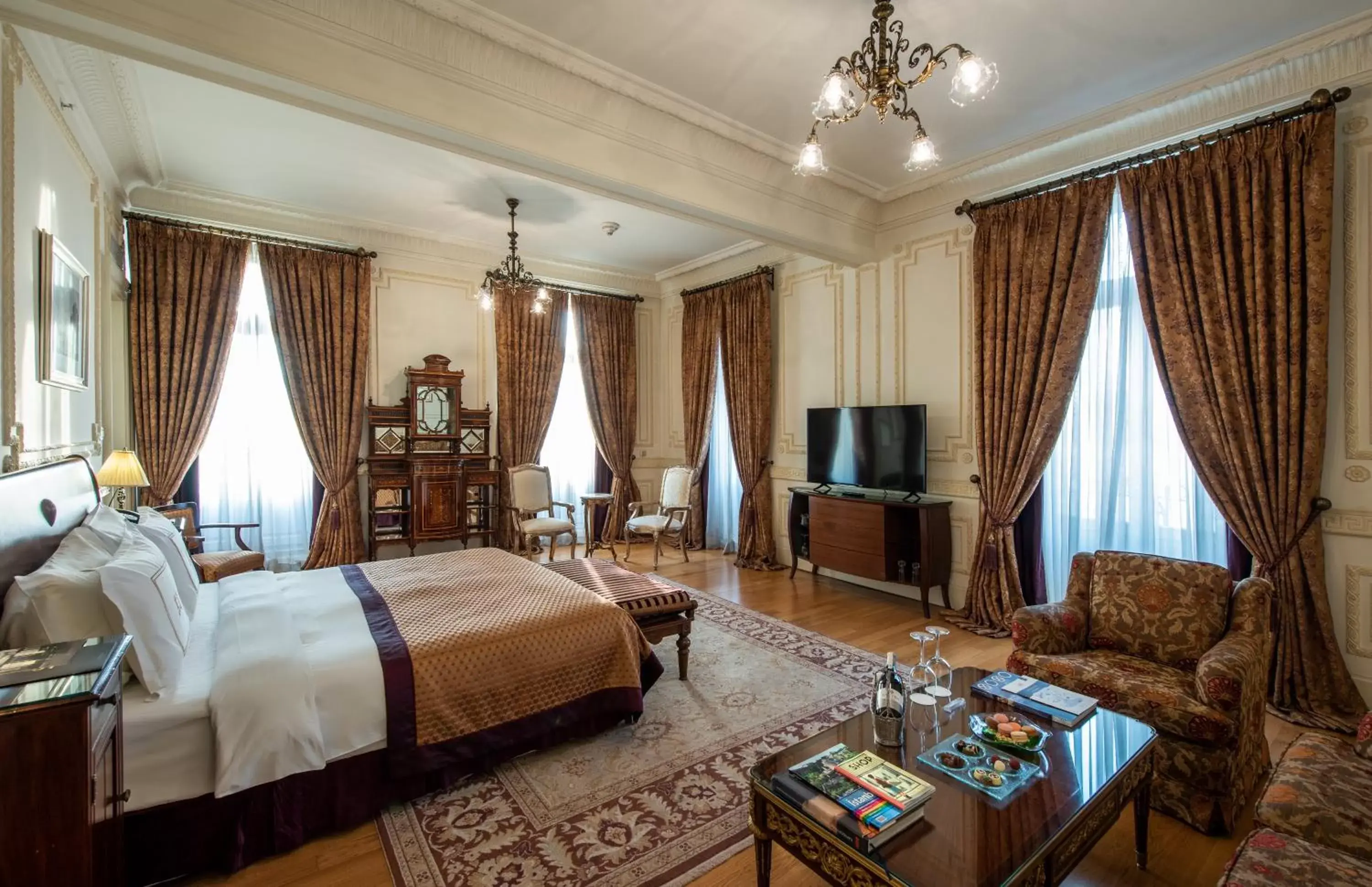 Bedroom in Pera Palace Hotel