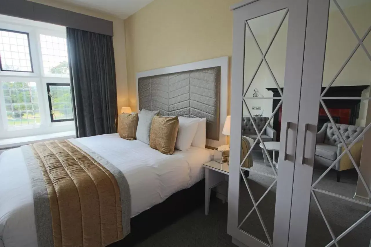 Bedroom, Bed in Caer Rhun Hall Hotel