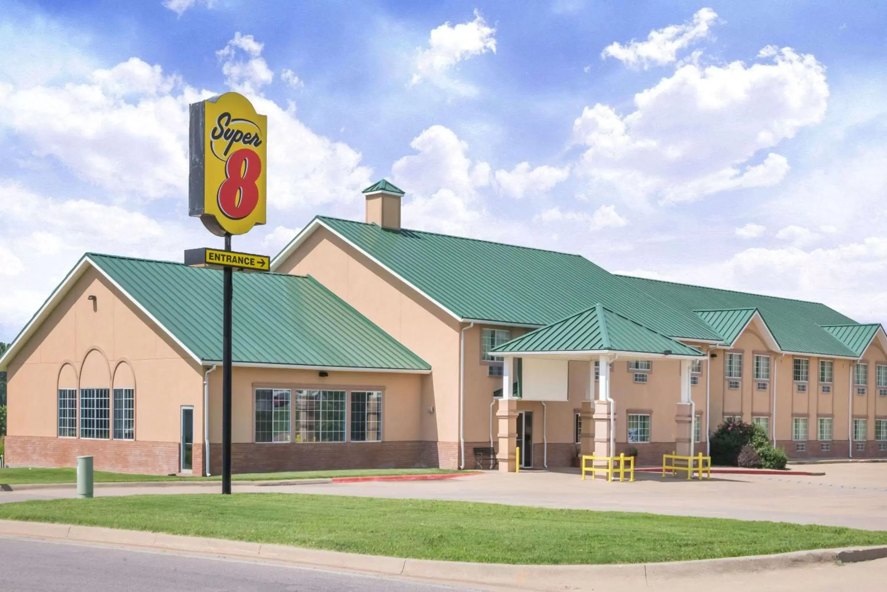 Property Building in Super 8 by Wyndham Winfield-Quail Ridge Area