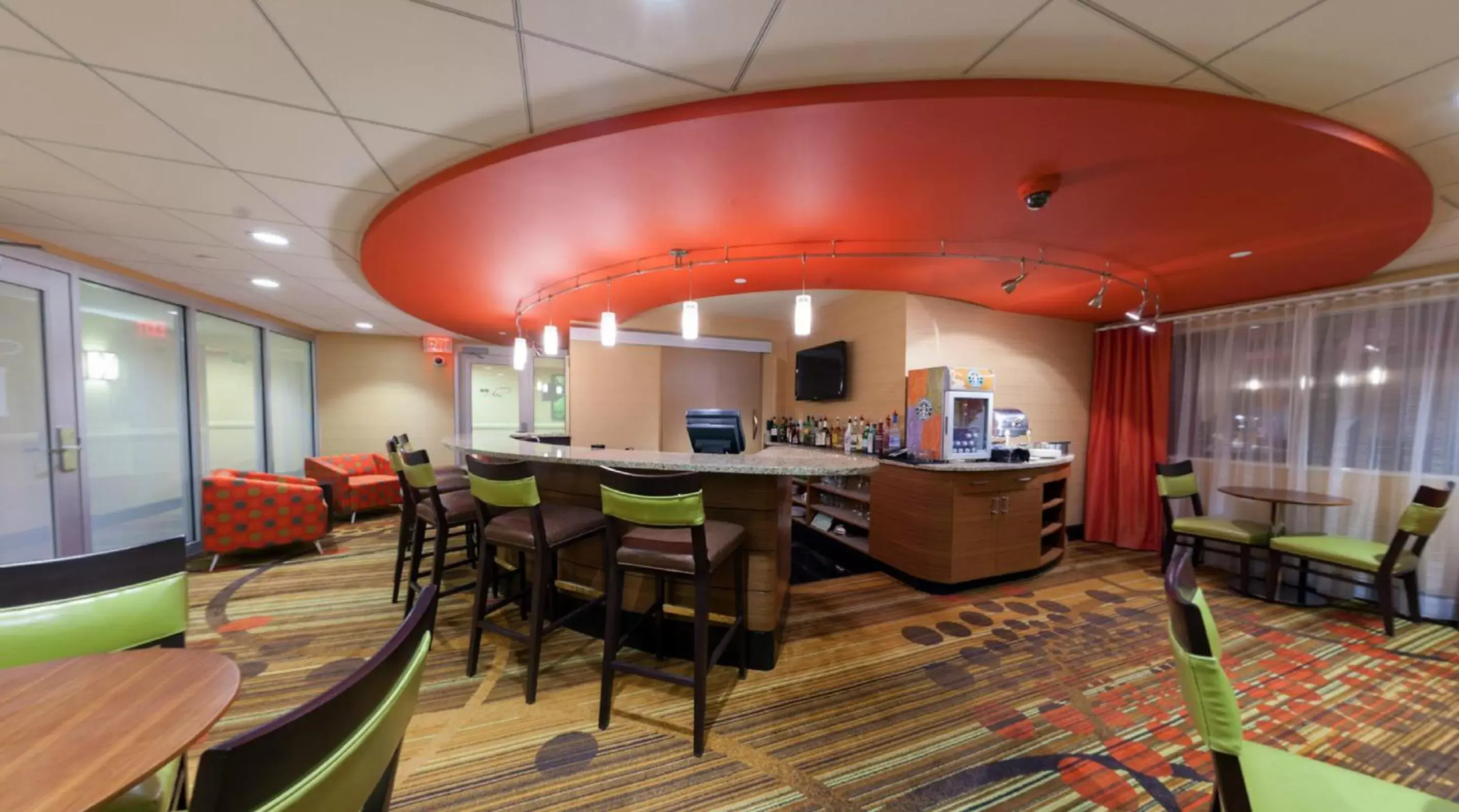 Lounge or bar, Restaurant/Places to Eat in Radisson Plaza Hotel at Kalamazoo Center