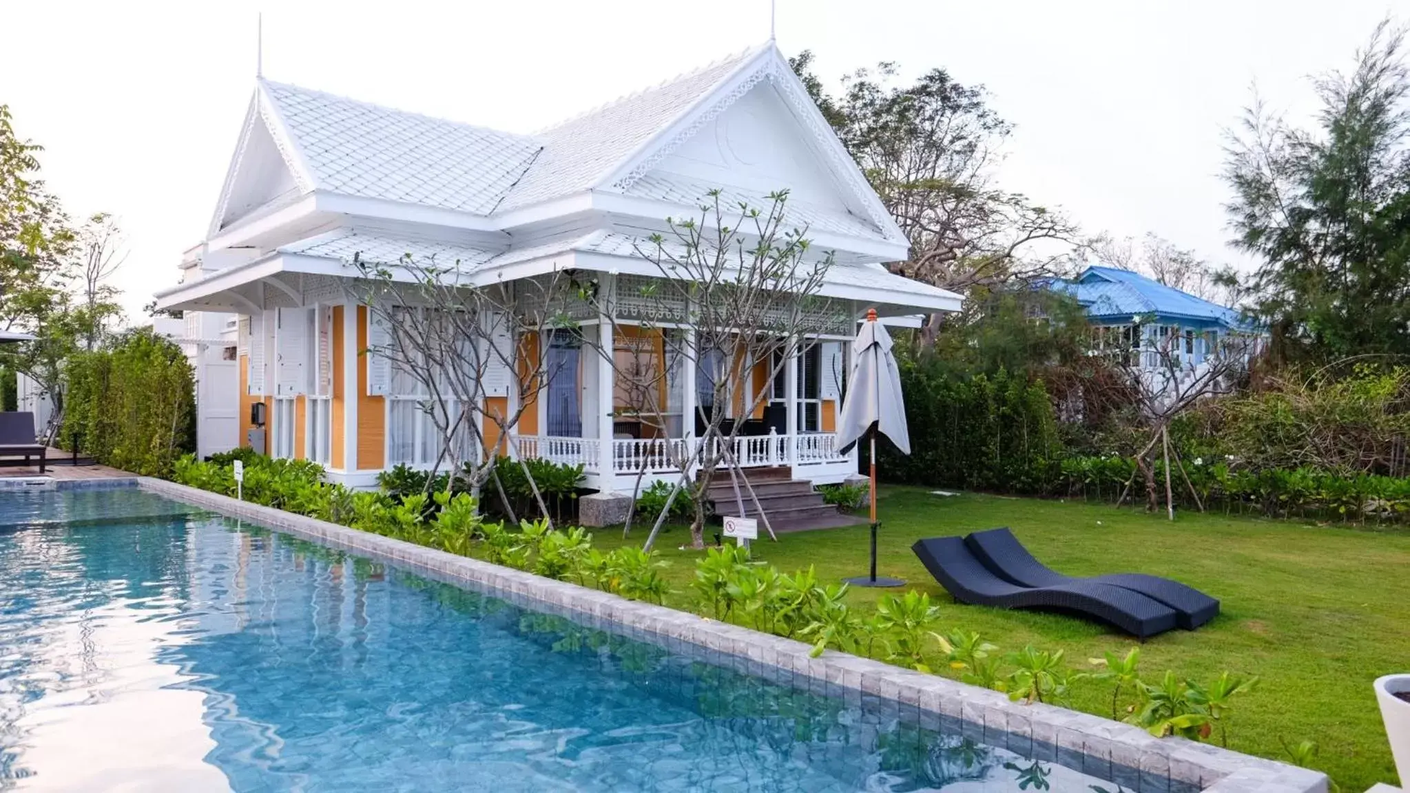 Property Building in De Chaochom Hua Hin