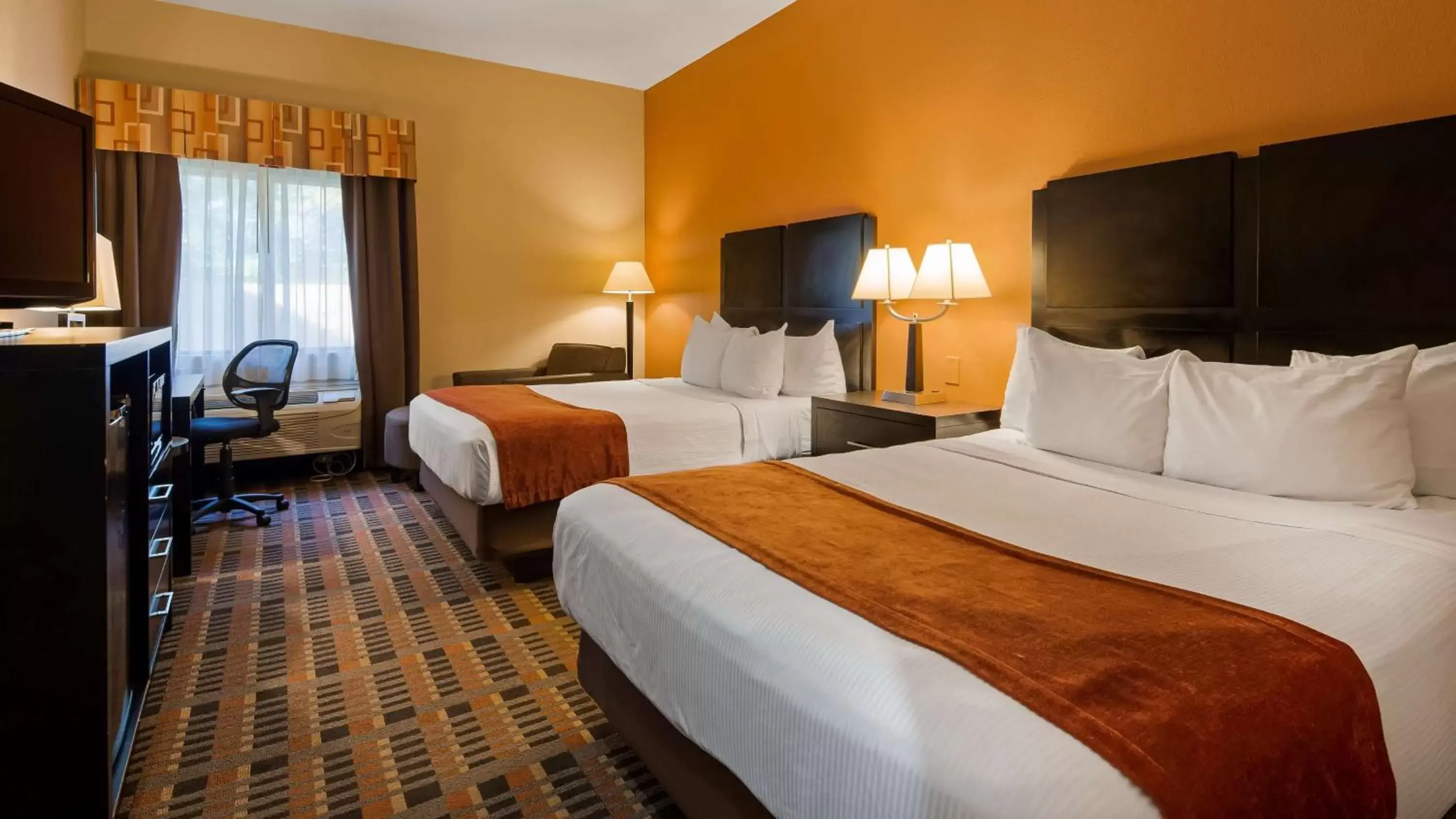 Photo of the whole room, Bed in Best Western Bayou Inn and Suites