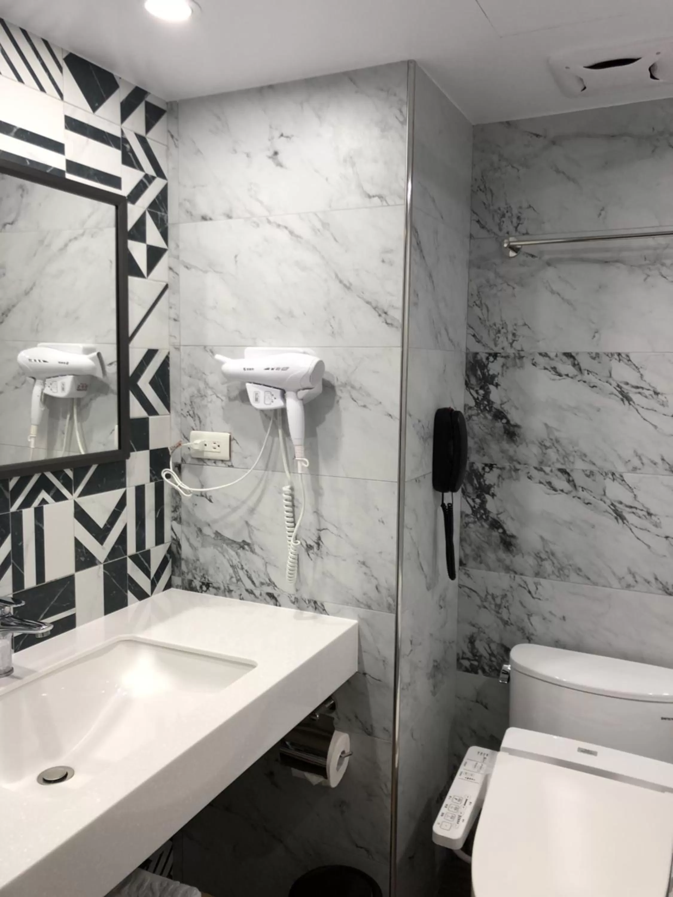 Toilet in Dynasty Hotel