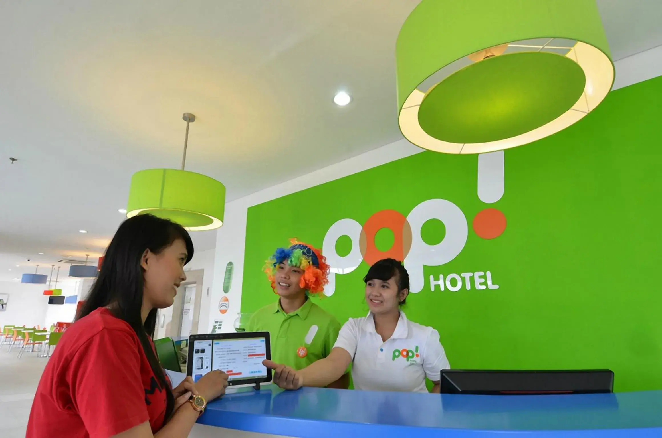 Lobby or reception in Pop! Hotel Airport Jakarta