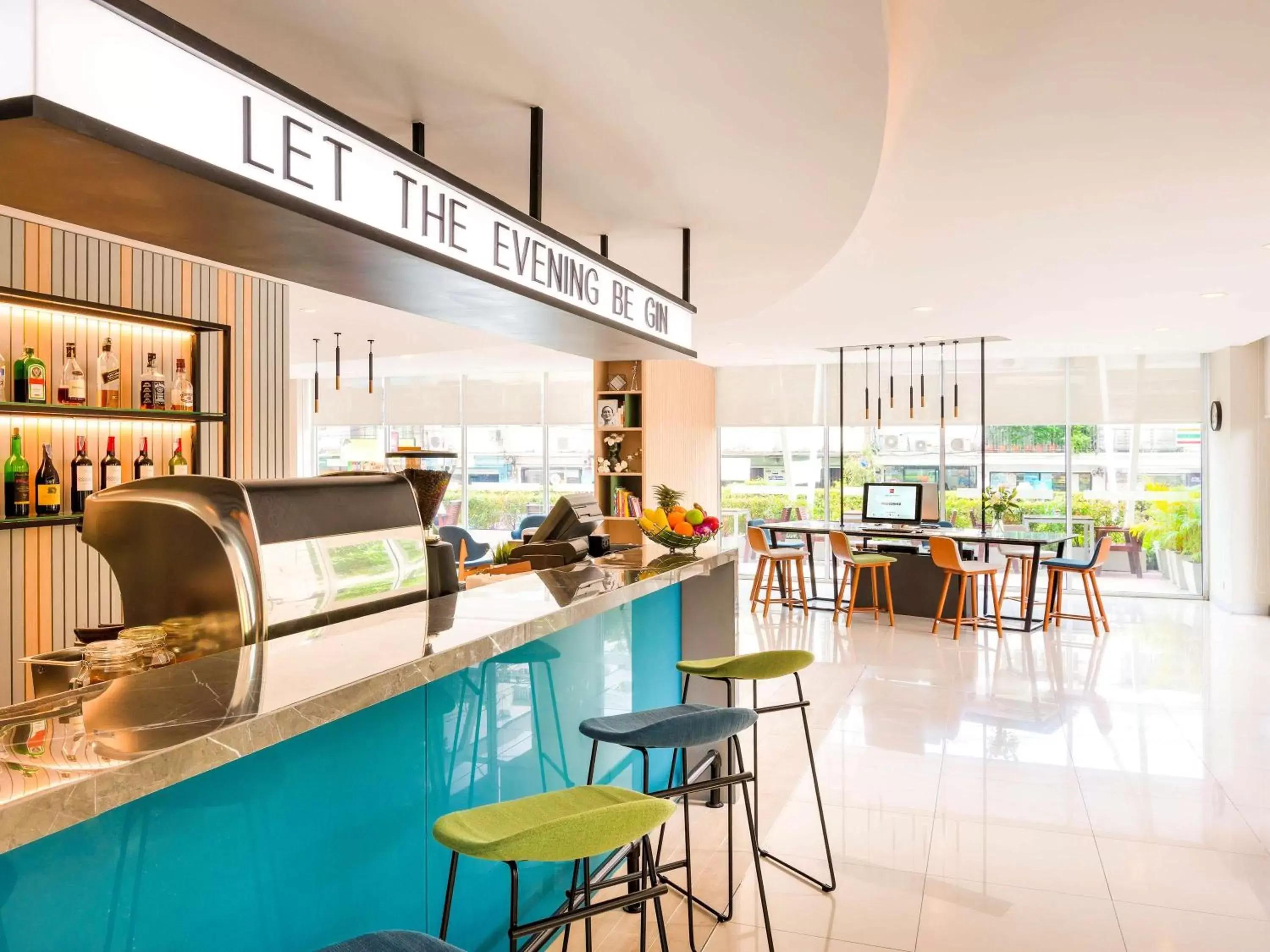 Lounge or bar, Restaurant/Places to Eat in ibis Bangkok Sathorn