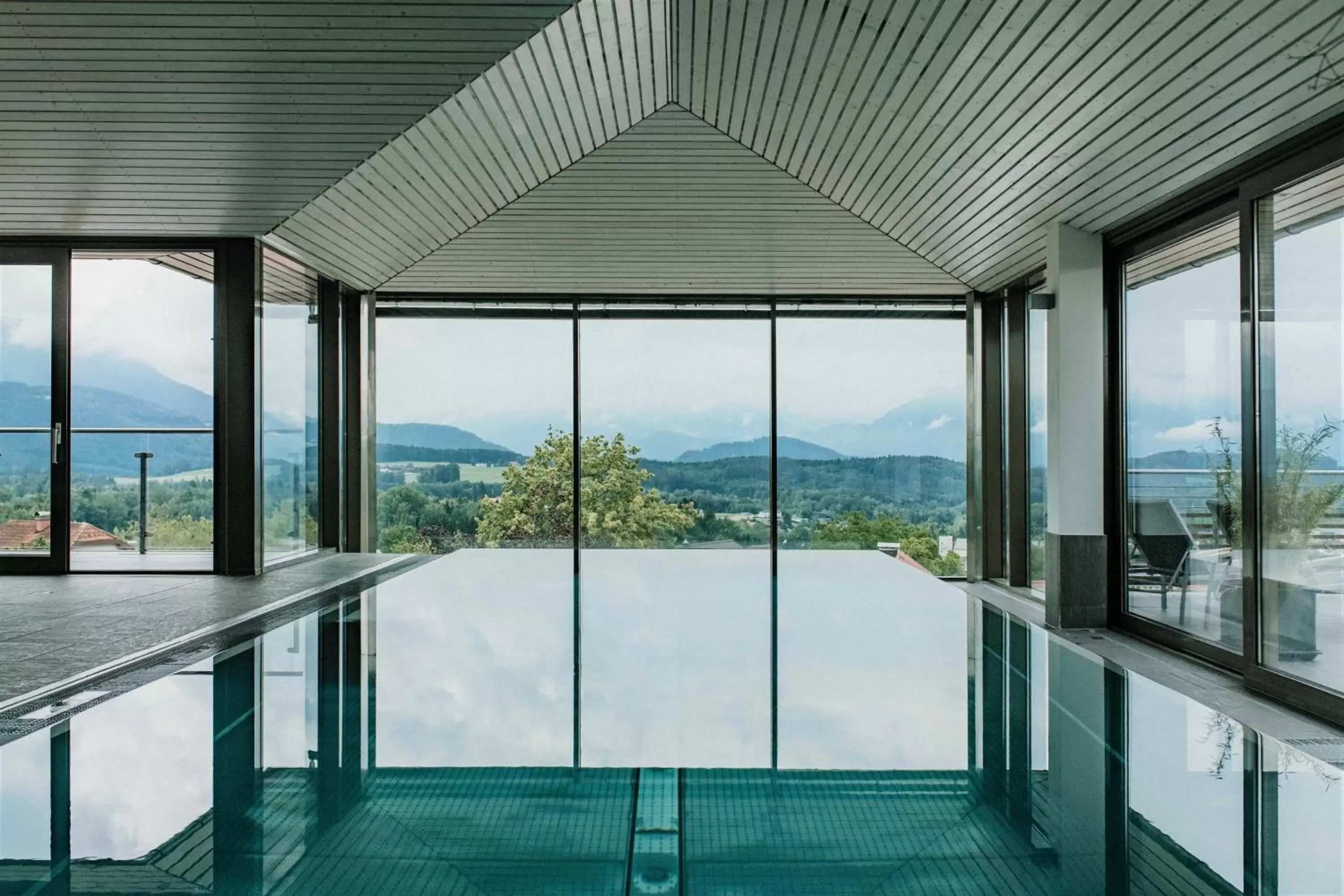 Swimming pool, Mountain View in Romantik Spa Hotel Elixhauser Wirt