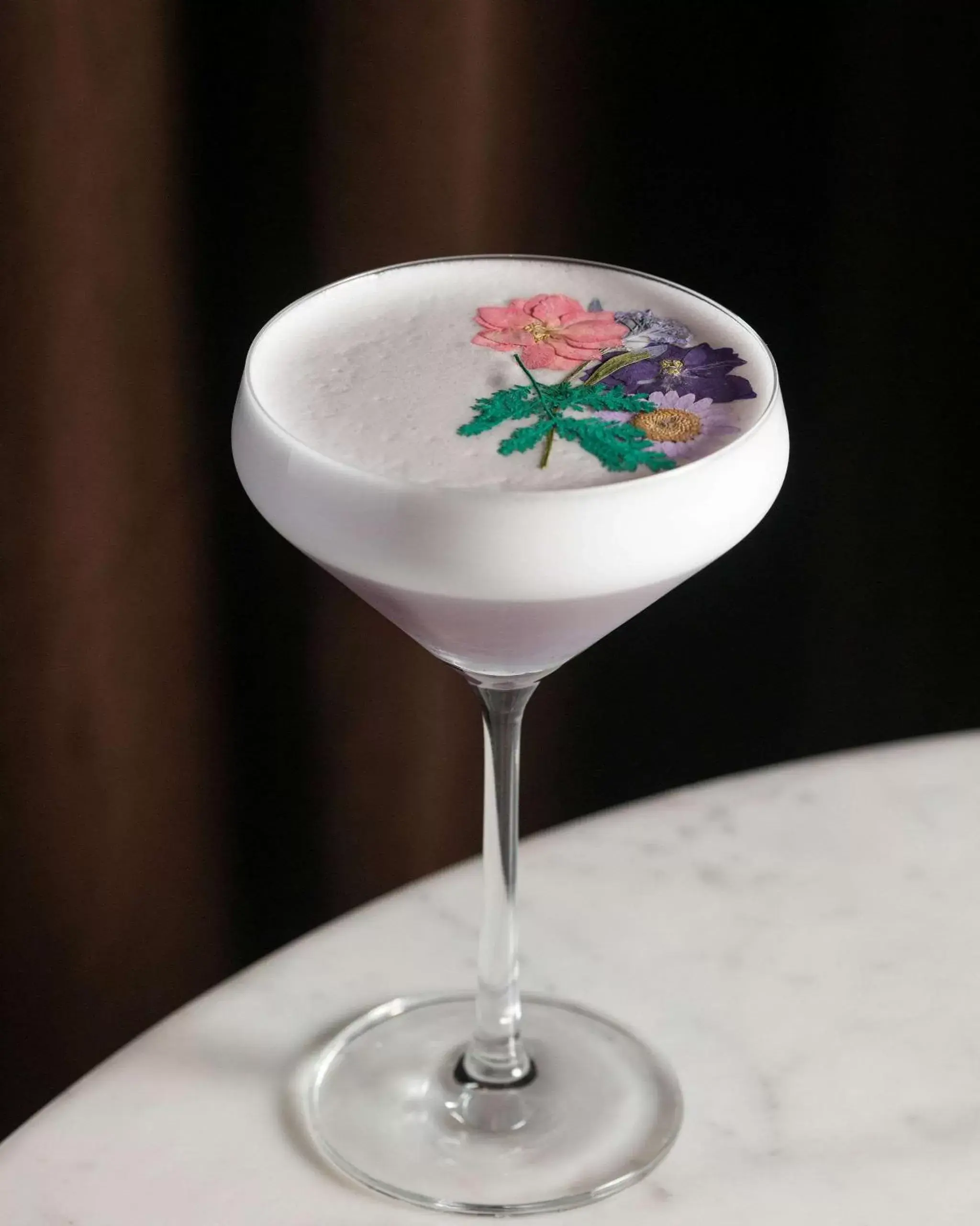 Lounge or bar in Shangri-La Toronto Lounge or bar in Shangri-La Toronto