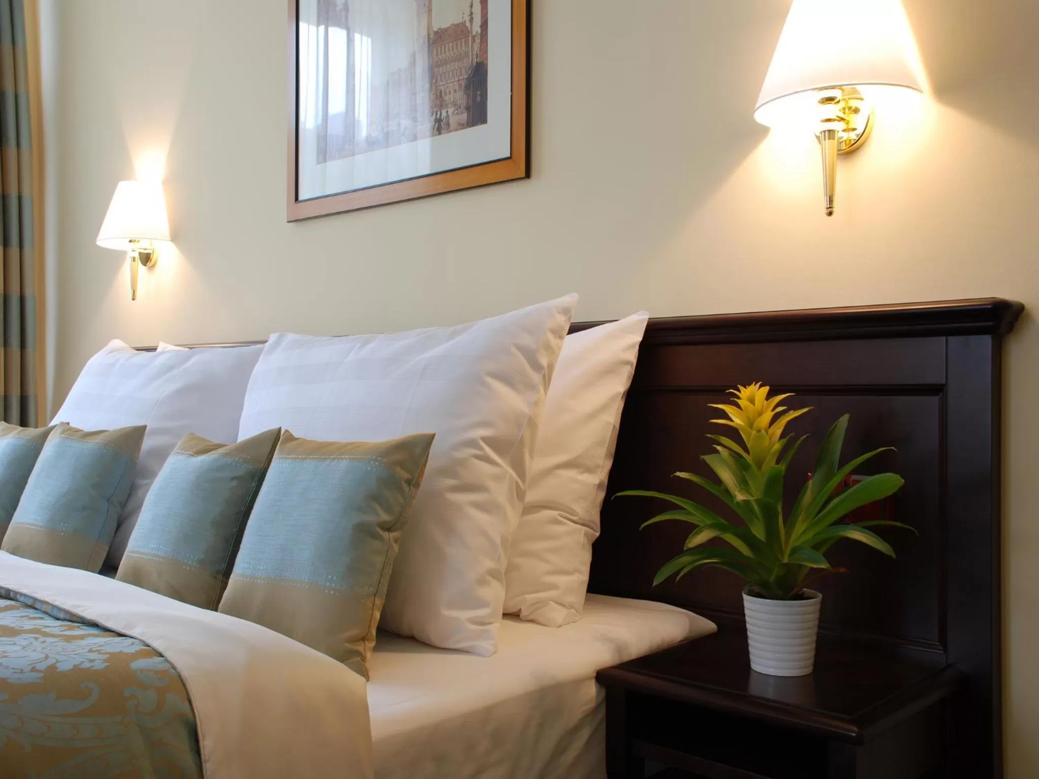 Bed in EA Hotel Downtown