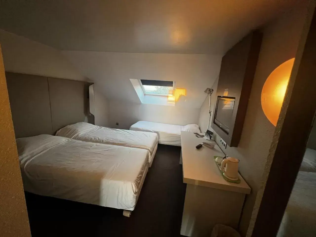 Photo of the whole room, Bed in Campanile Montargis - Amilly