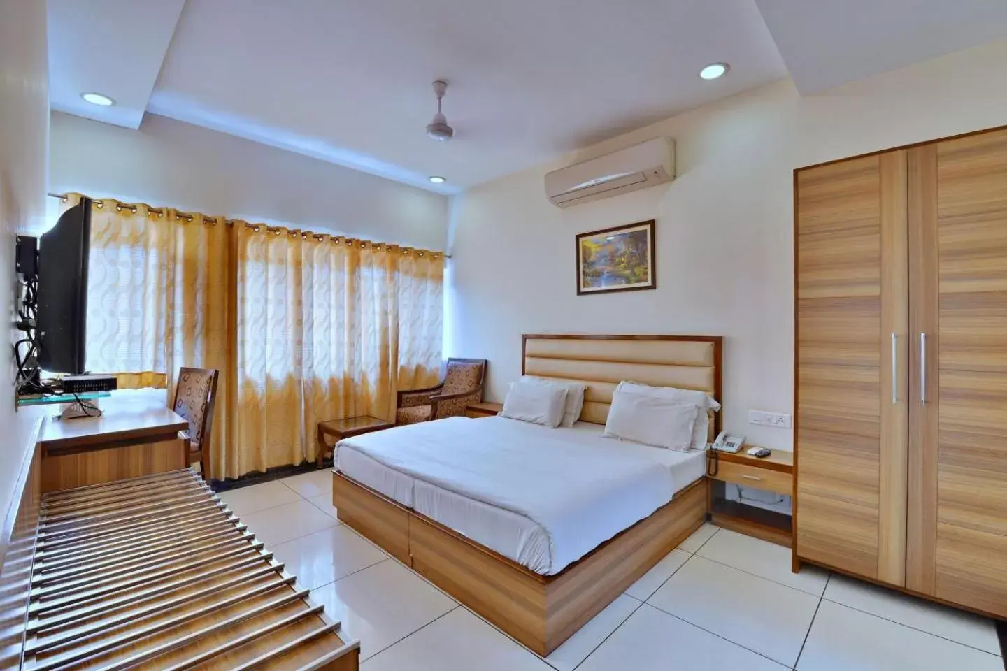 Bed in Hotel Aricent Opposite ISBT Sector 17 Chandigarh Bed in Hotel Aricent Opposite ISBT Sector 17 Chandigarh