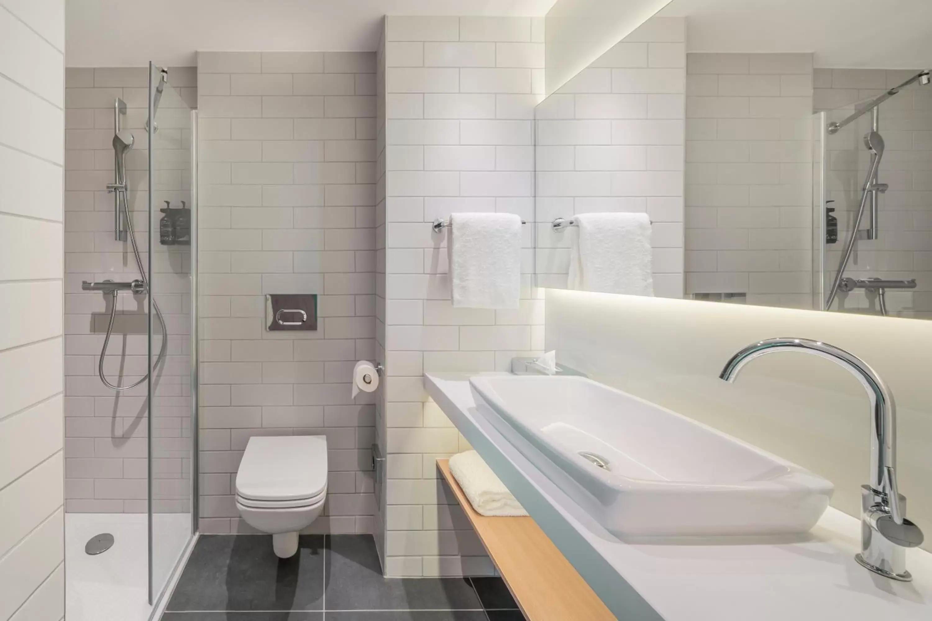 Shower, Bathroom in Holiday Inn Express - Marne-la-Vallée Val d'Europe, an IHG Hotel