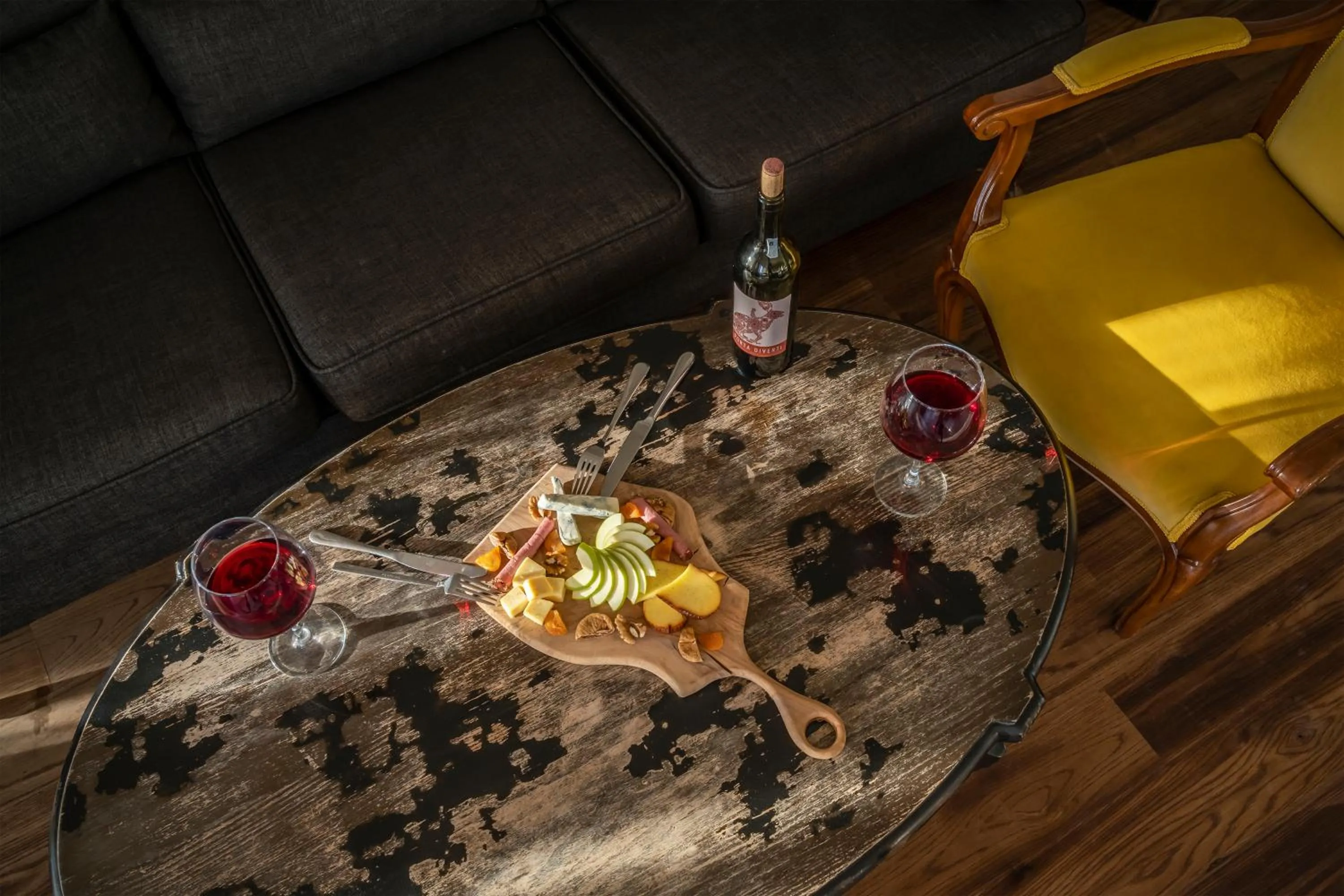 Dining area in Ansen Hotel and Suites
