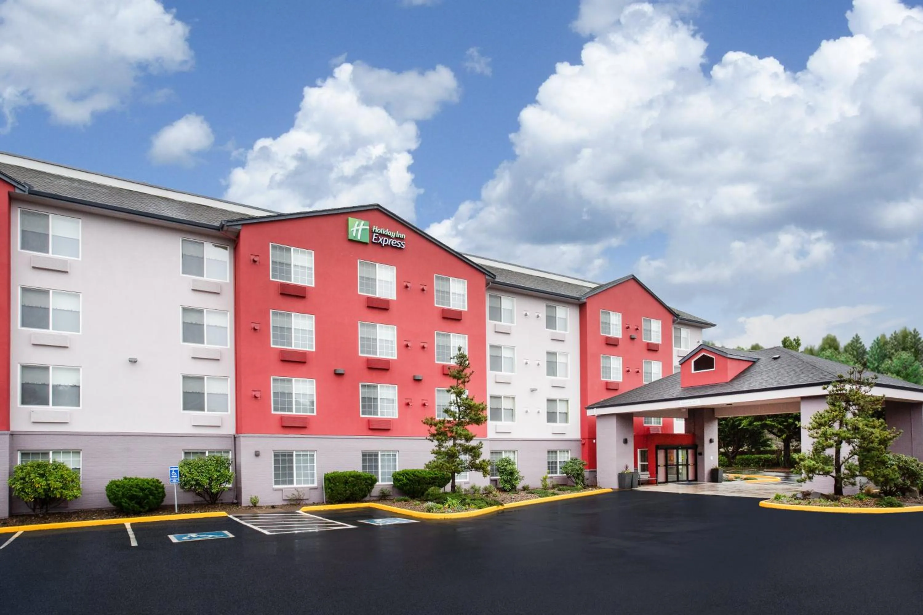 Property building in Holiday Inn Express & Suites Lincoln City by IHG