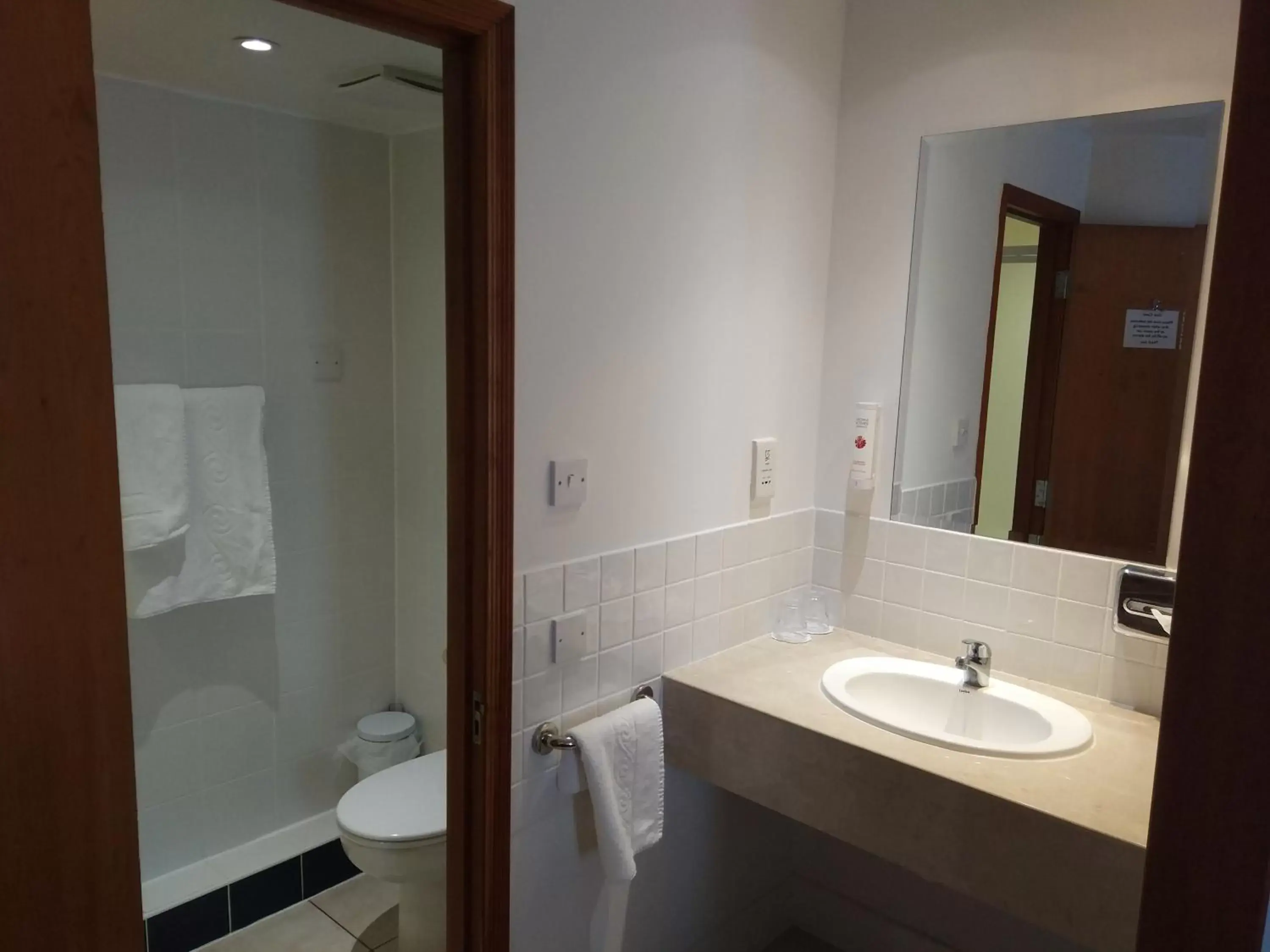 Bathroom in Ramada Cambridge