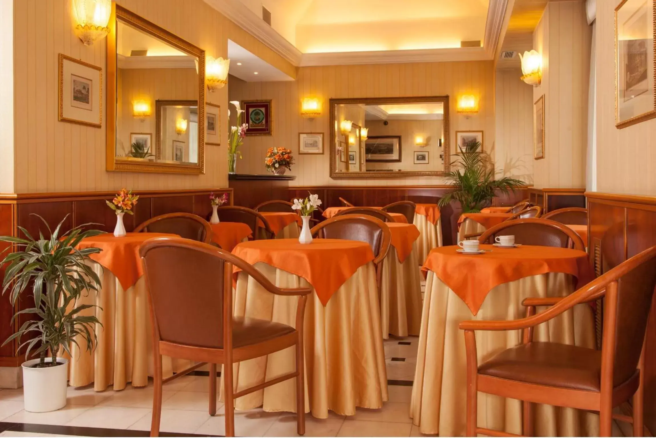 Lounge or bar, Restaurant/Places to Eat in Hotel Piemonte