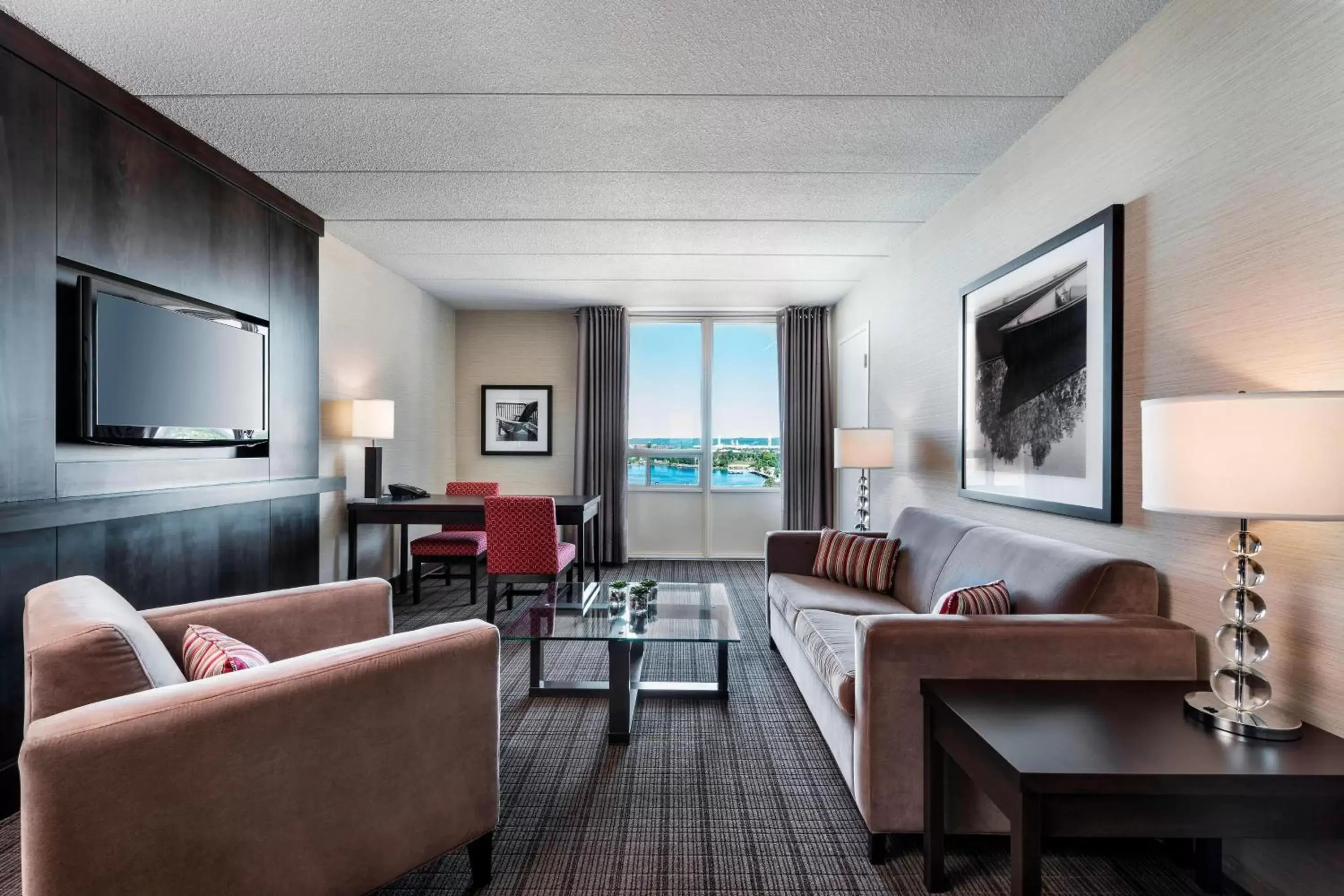 Bedroom, Seating Area in Delta Hotels by Marriott Sault Ste. Marie Waterfront