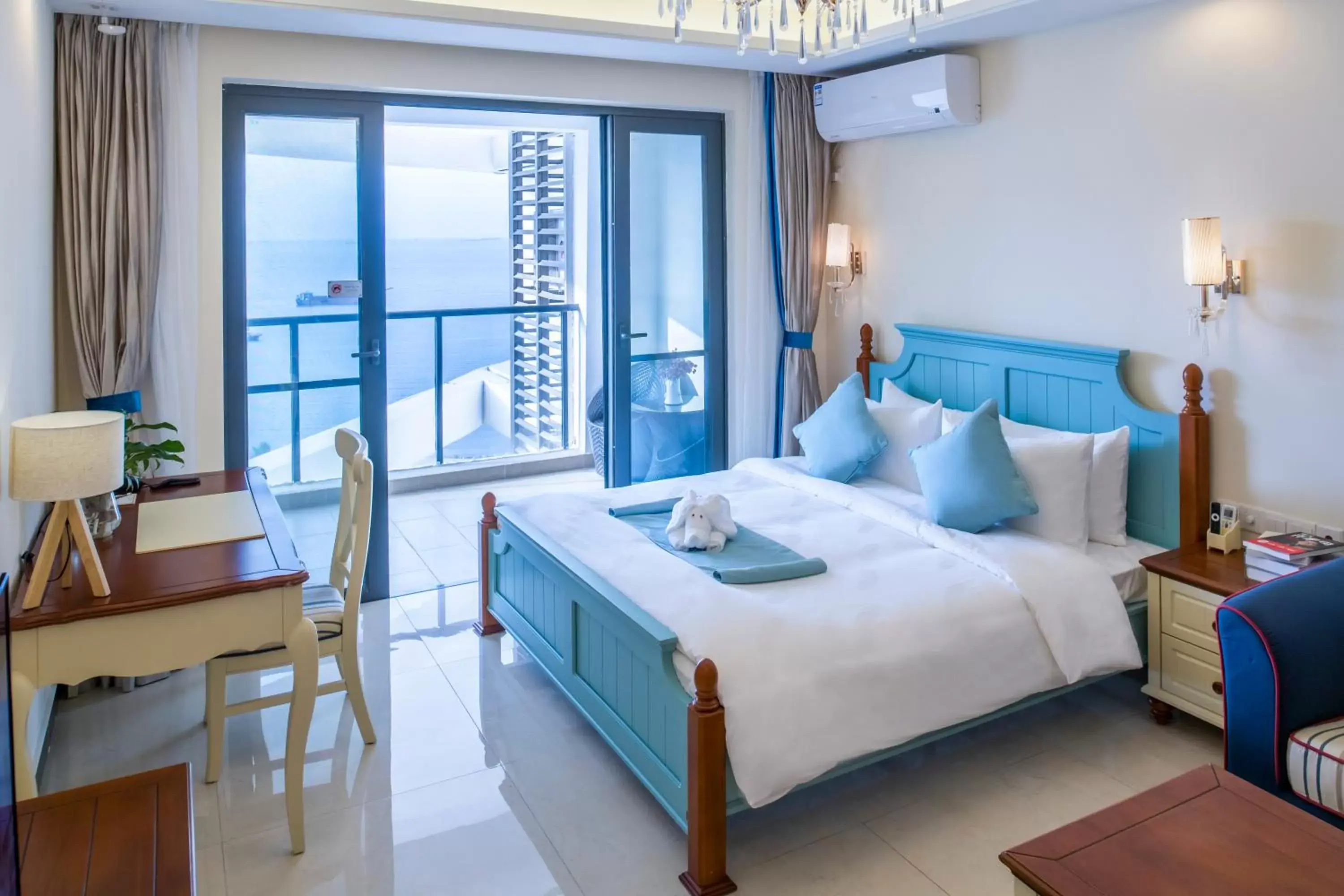 Queen Room with Sea View in Haikou Bay Hengda Yige Holiday Condo Hotel Queen Room with Sea View in Haikou Bay Hengda Yige Holiday Condo Hotel