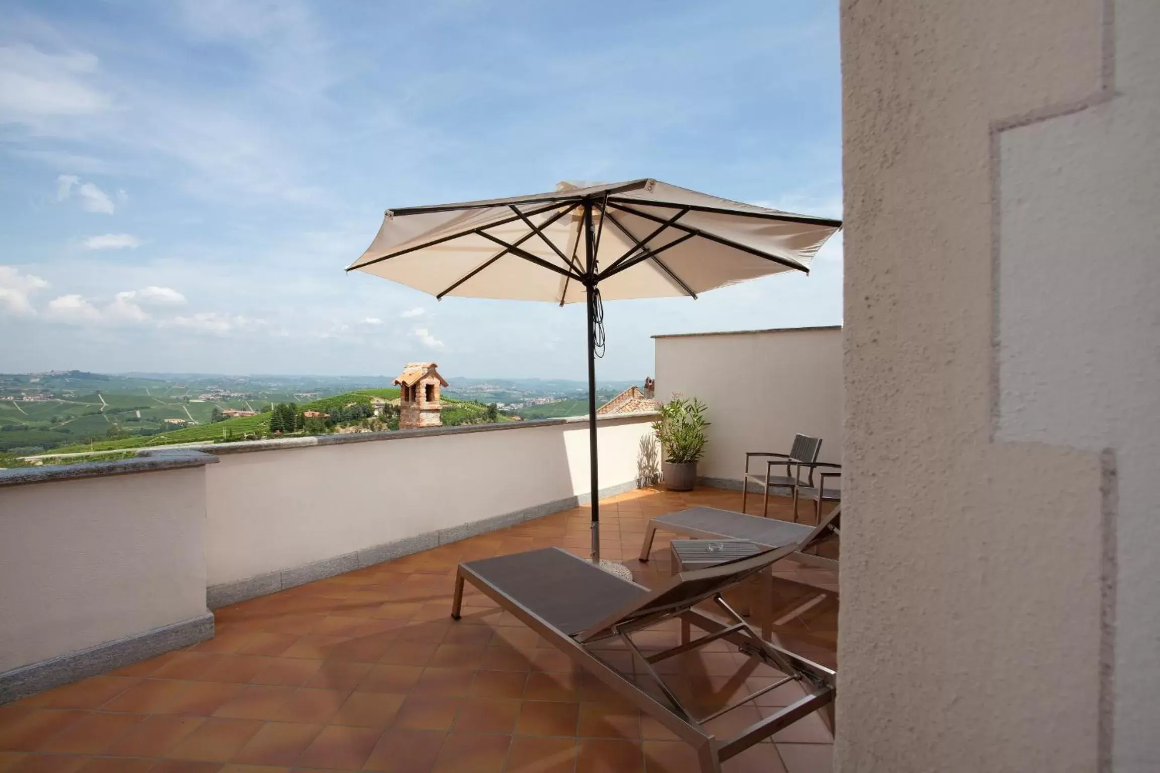 Patio, Balcony/Terrace in Le Torri - Castiglione Falletto