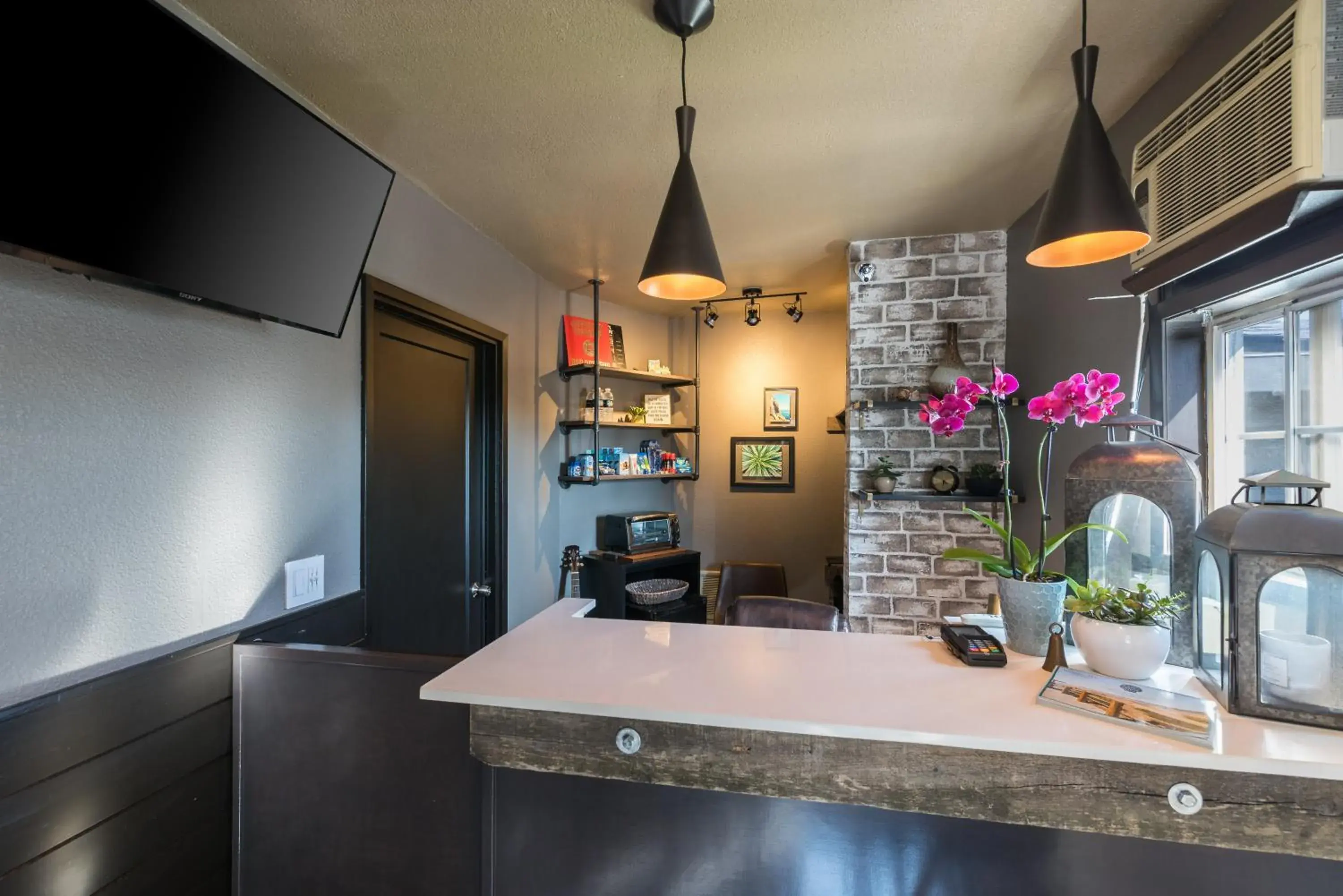 Kitchen/Kitchenette in Shell Beach Inn