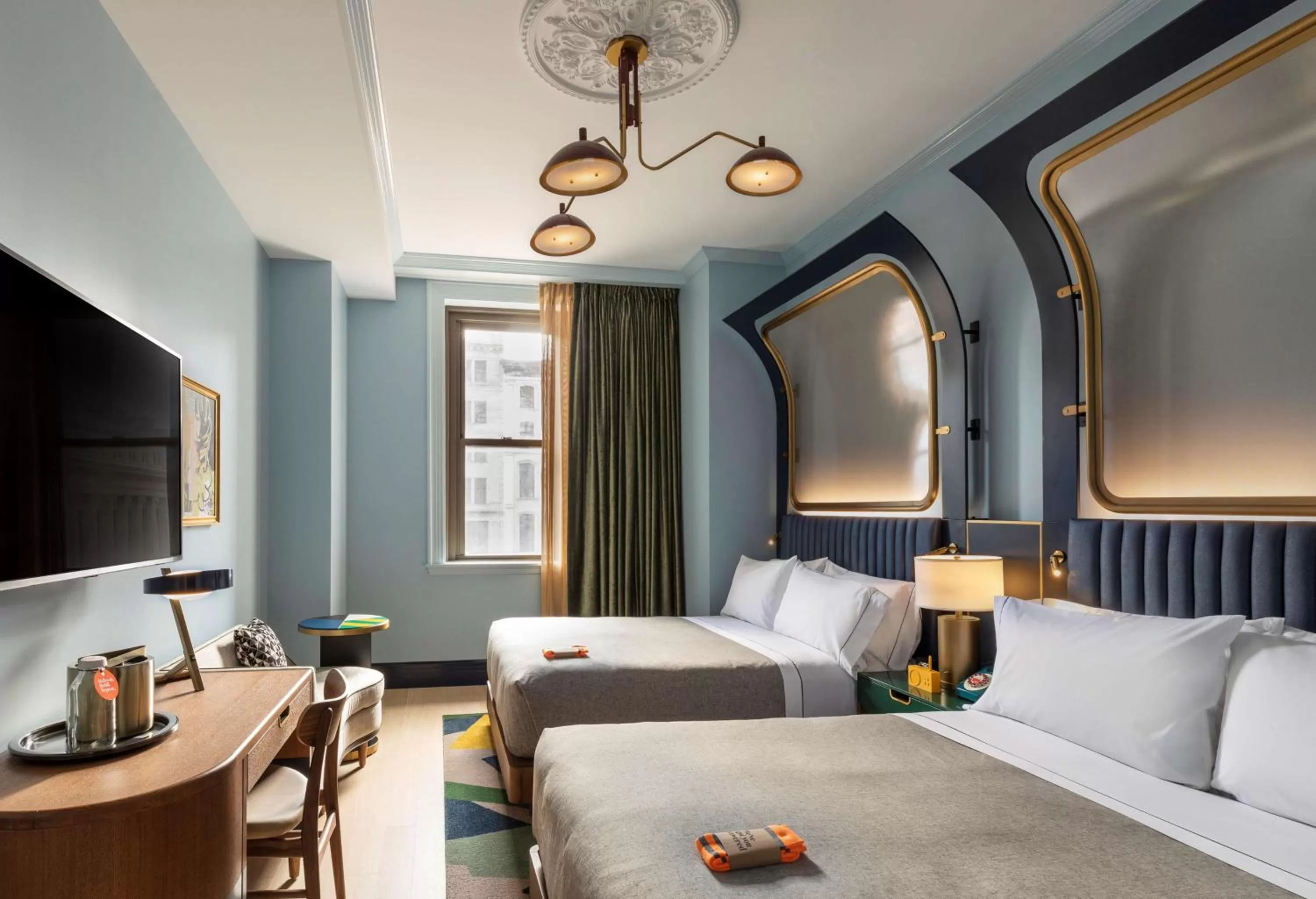 Bedroom, Bed in Canopy By Hilton Philadelphia Center City